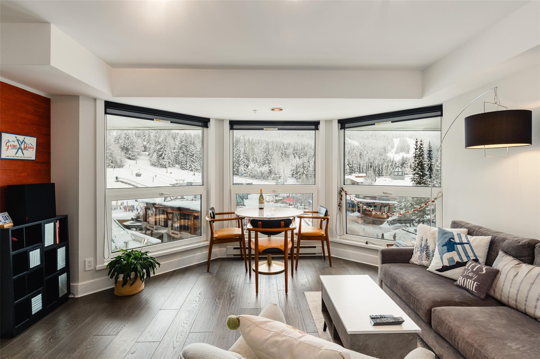 415-4557 Blackcomb Way image 1