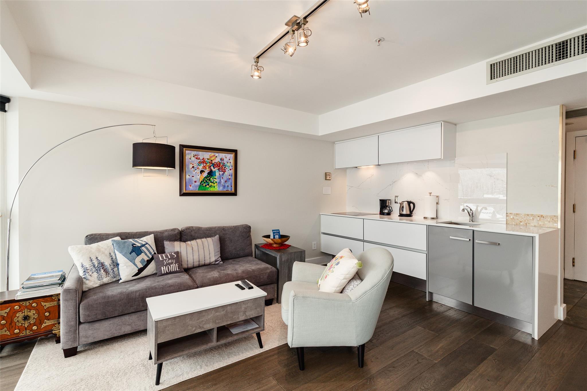 415-4557 Blackcomb Way image 4