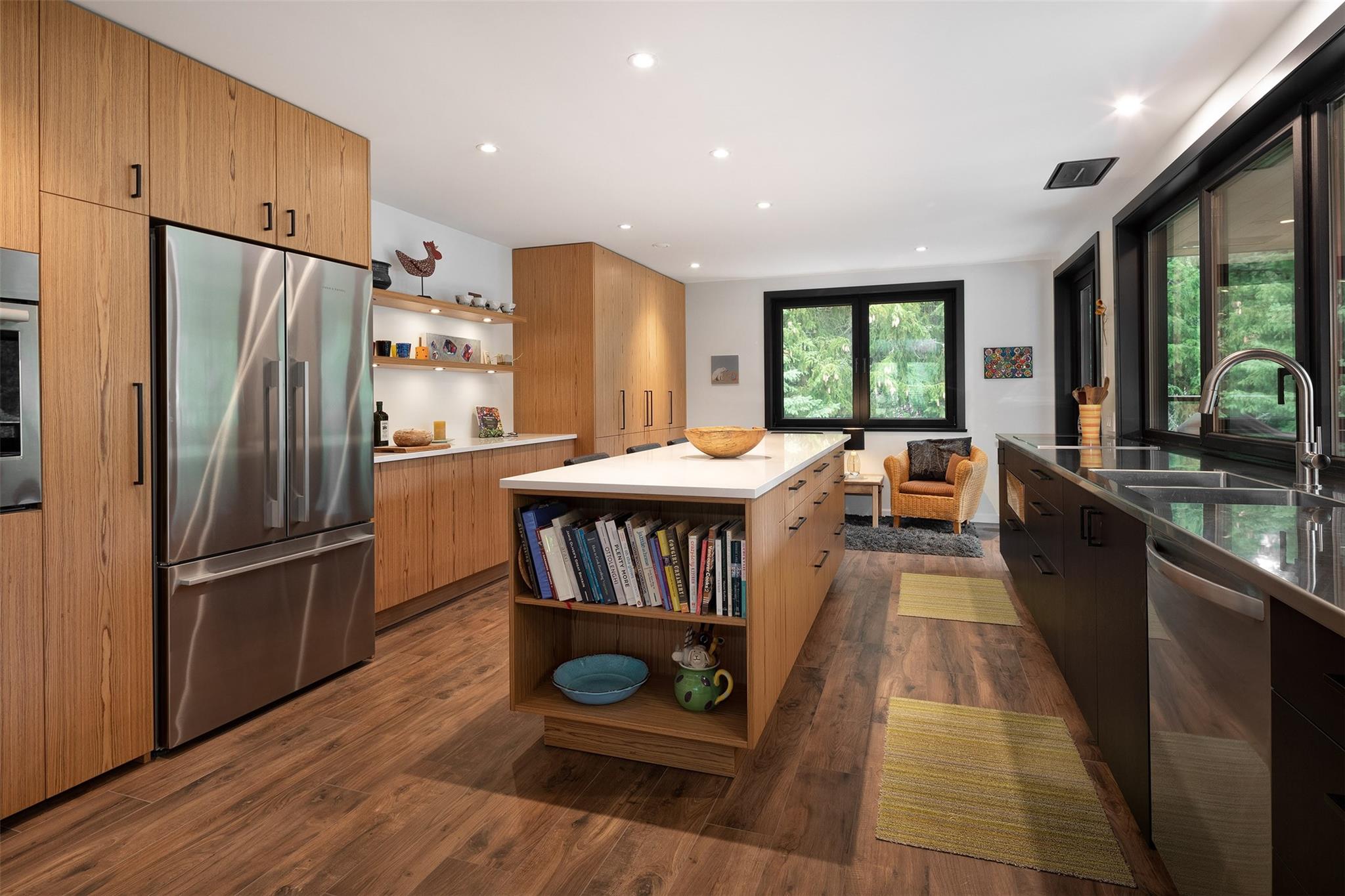 6818 Beaver Lane image 11