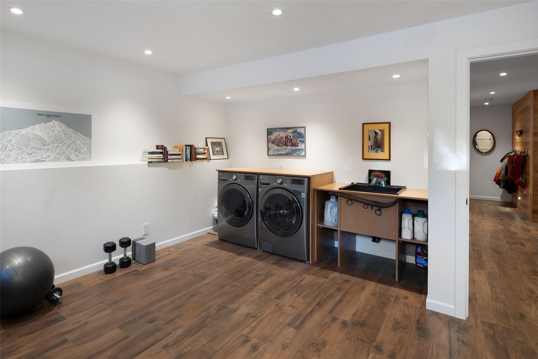 6818 Beaver Lane image 31