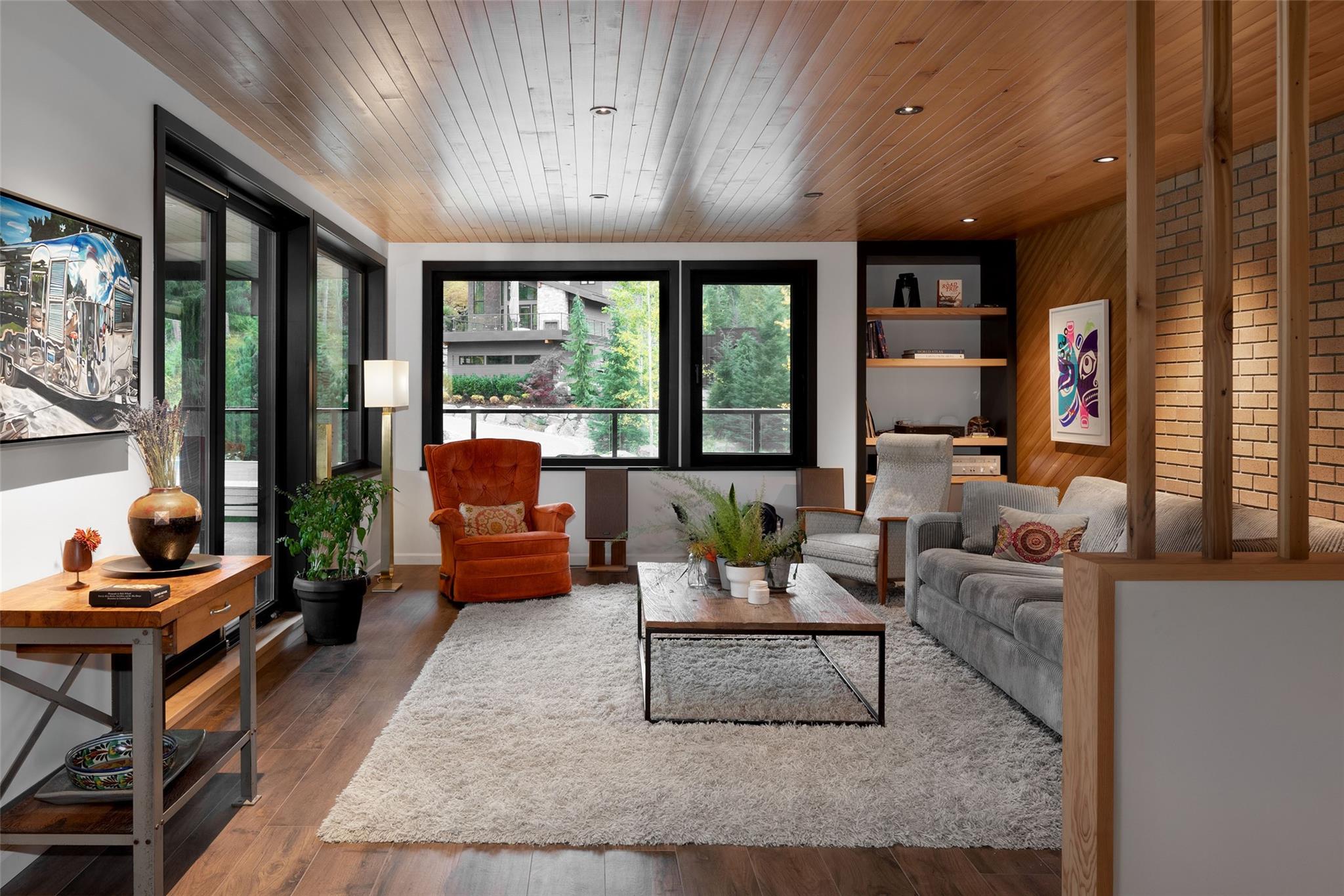 6818 Beaver Lane image 5