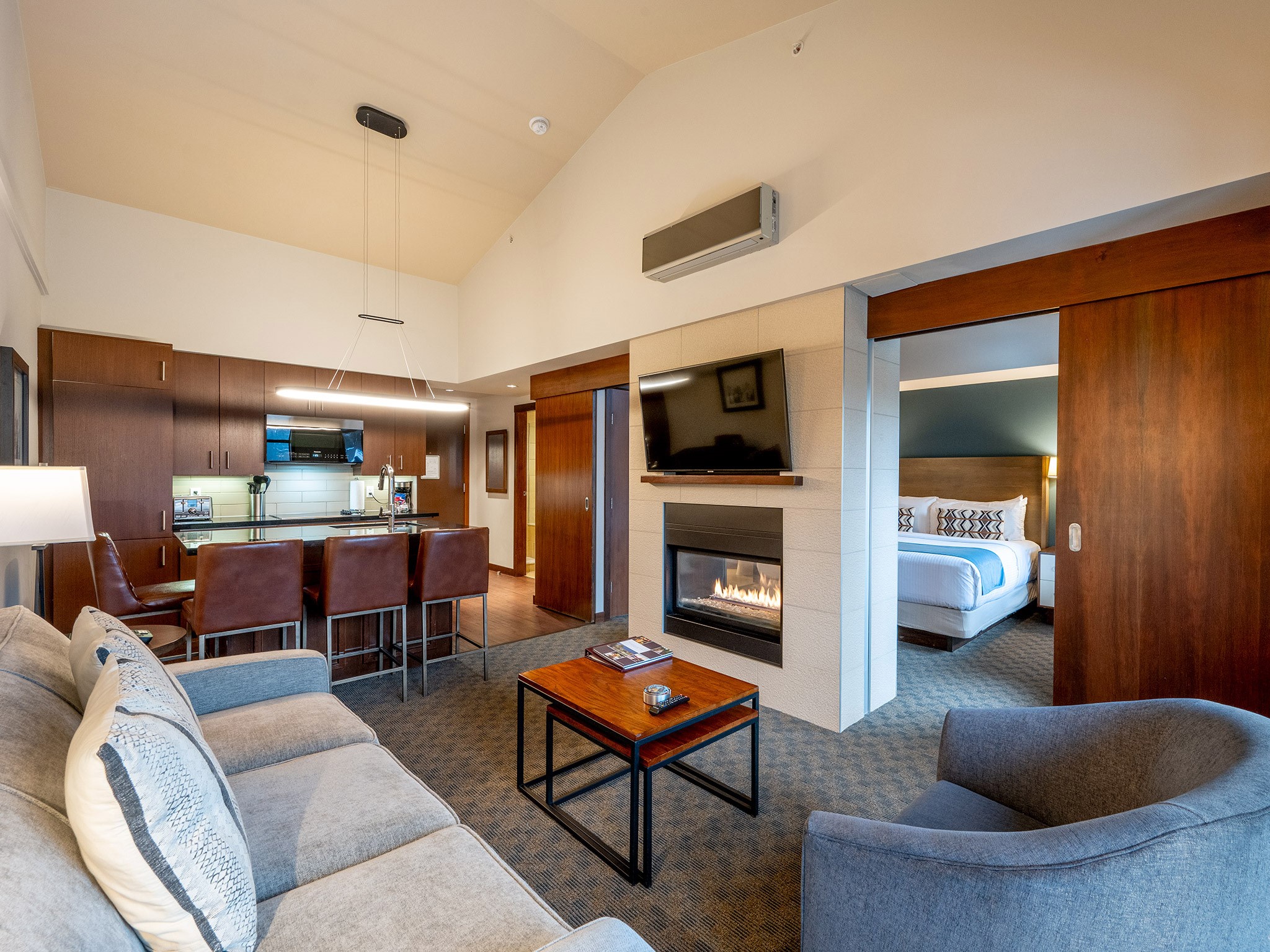 414A-2020 London Lane image 1