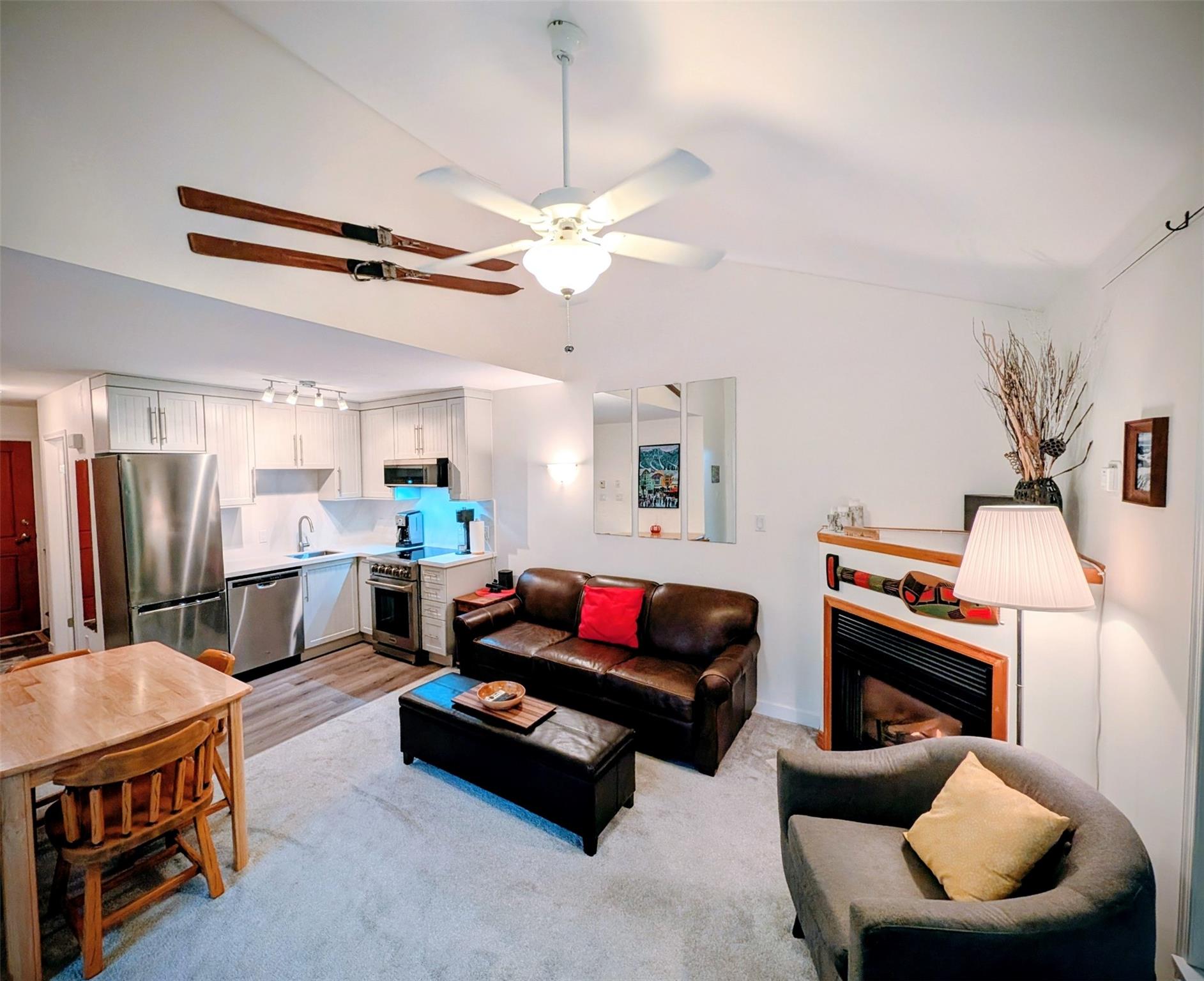 216-3070 Hillcrest Drive