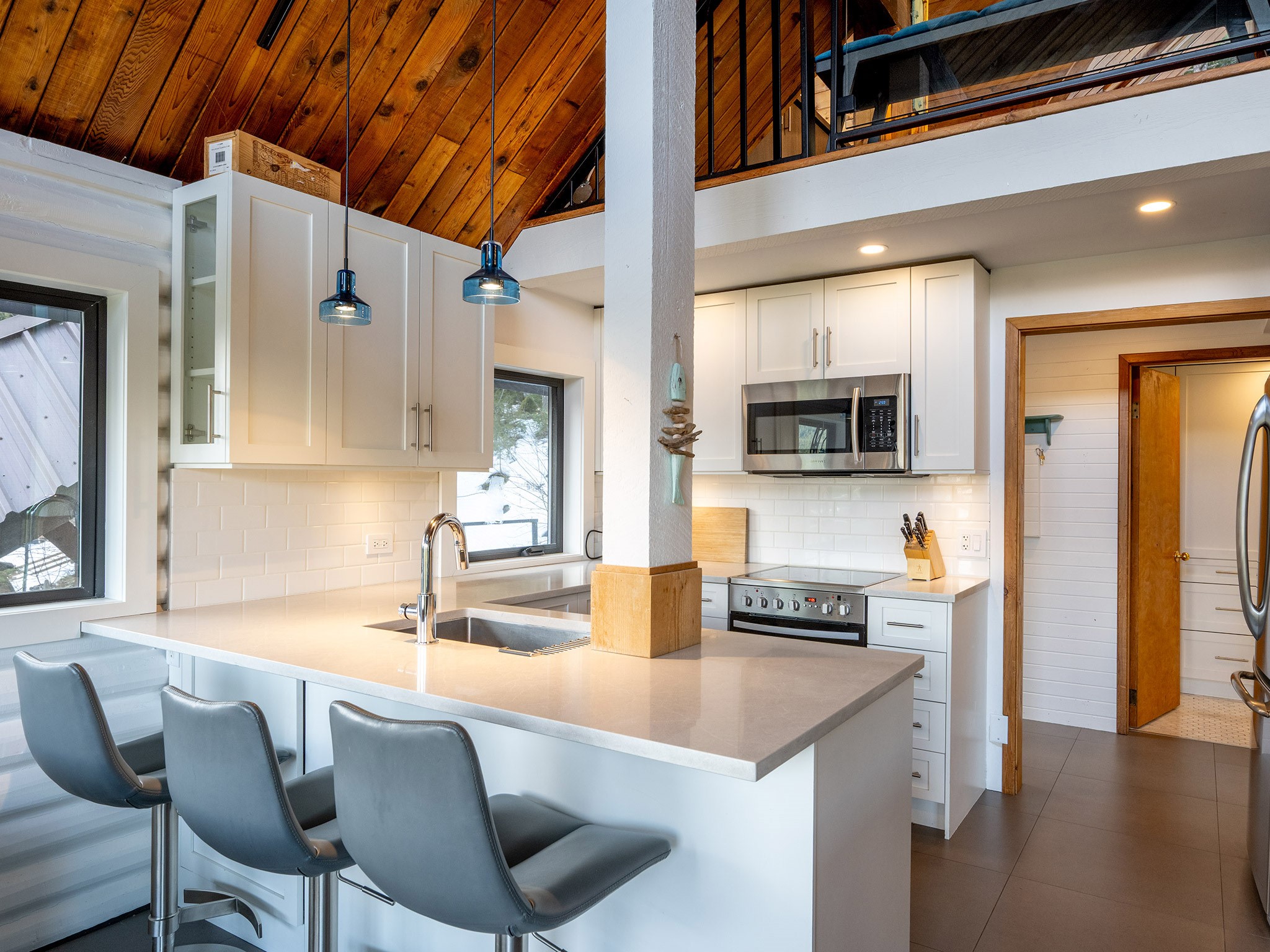 8706 Wedgeview Place image 5