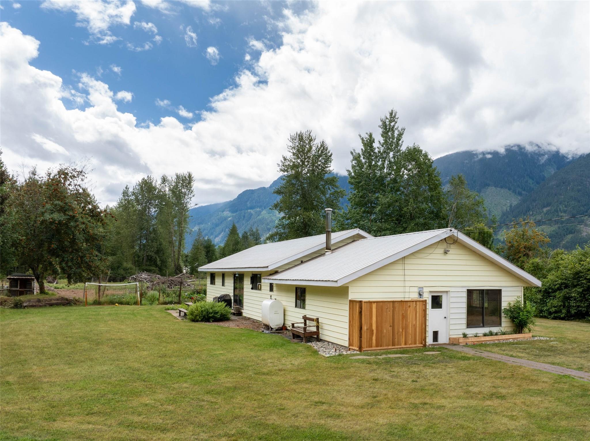 B-8988 Pemberton Meadows Road image 17