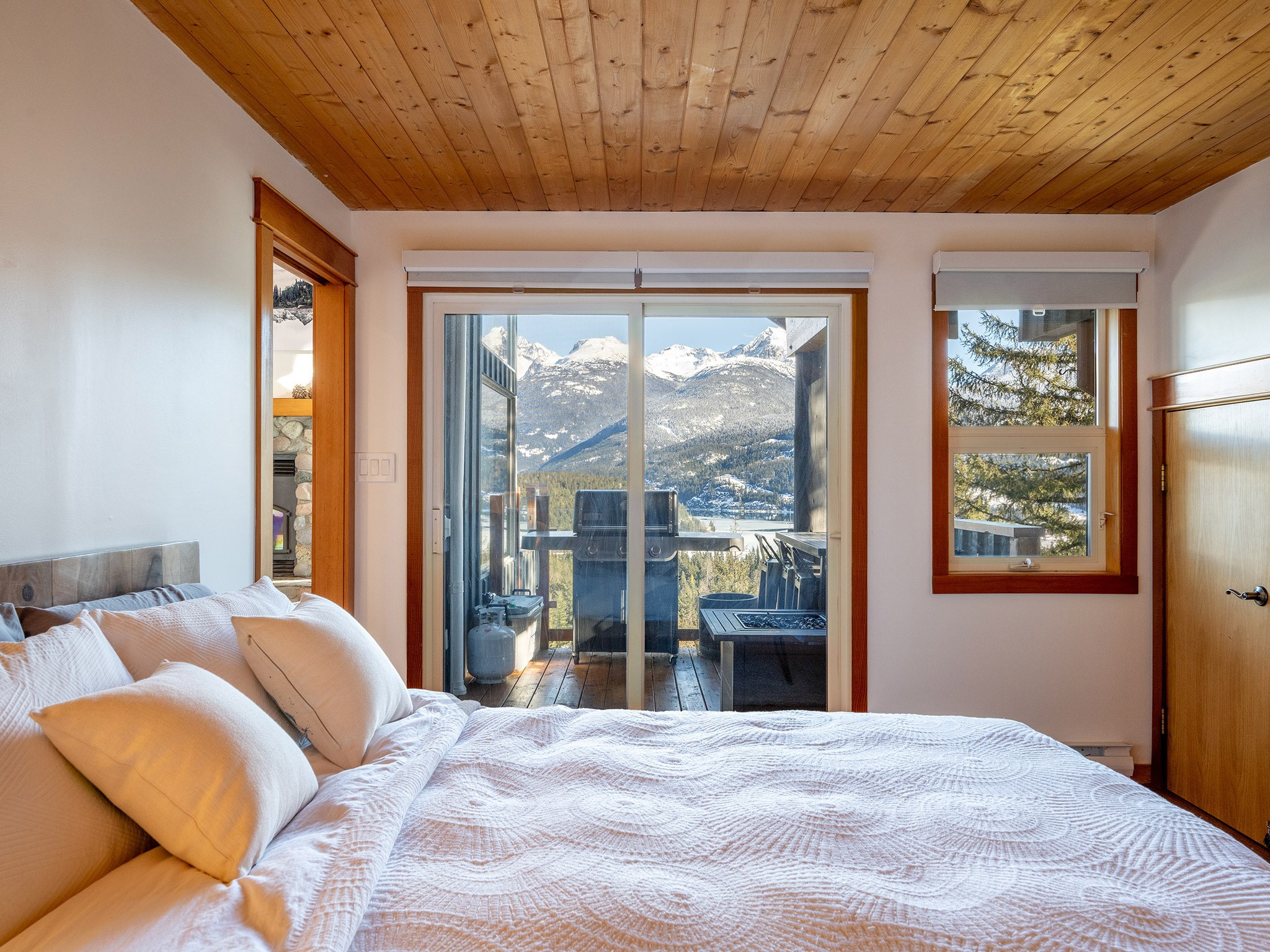 8373 Mountain View Drive image 10