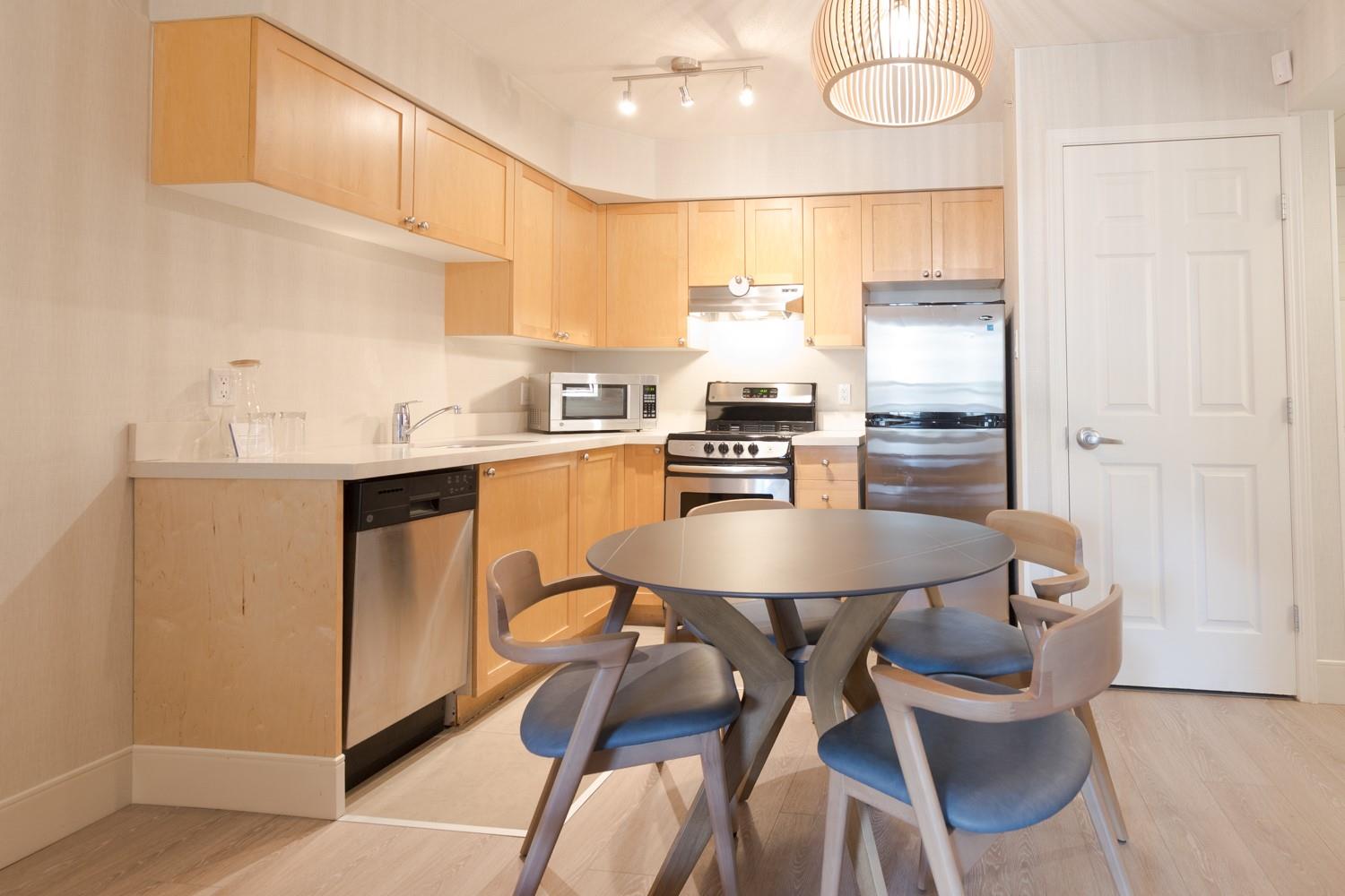 2236-4308 Main Street image 7