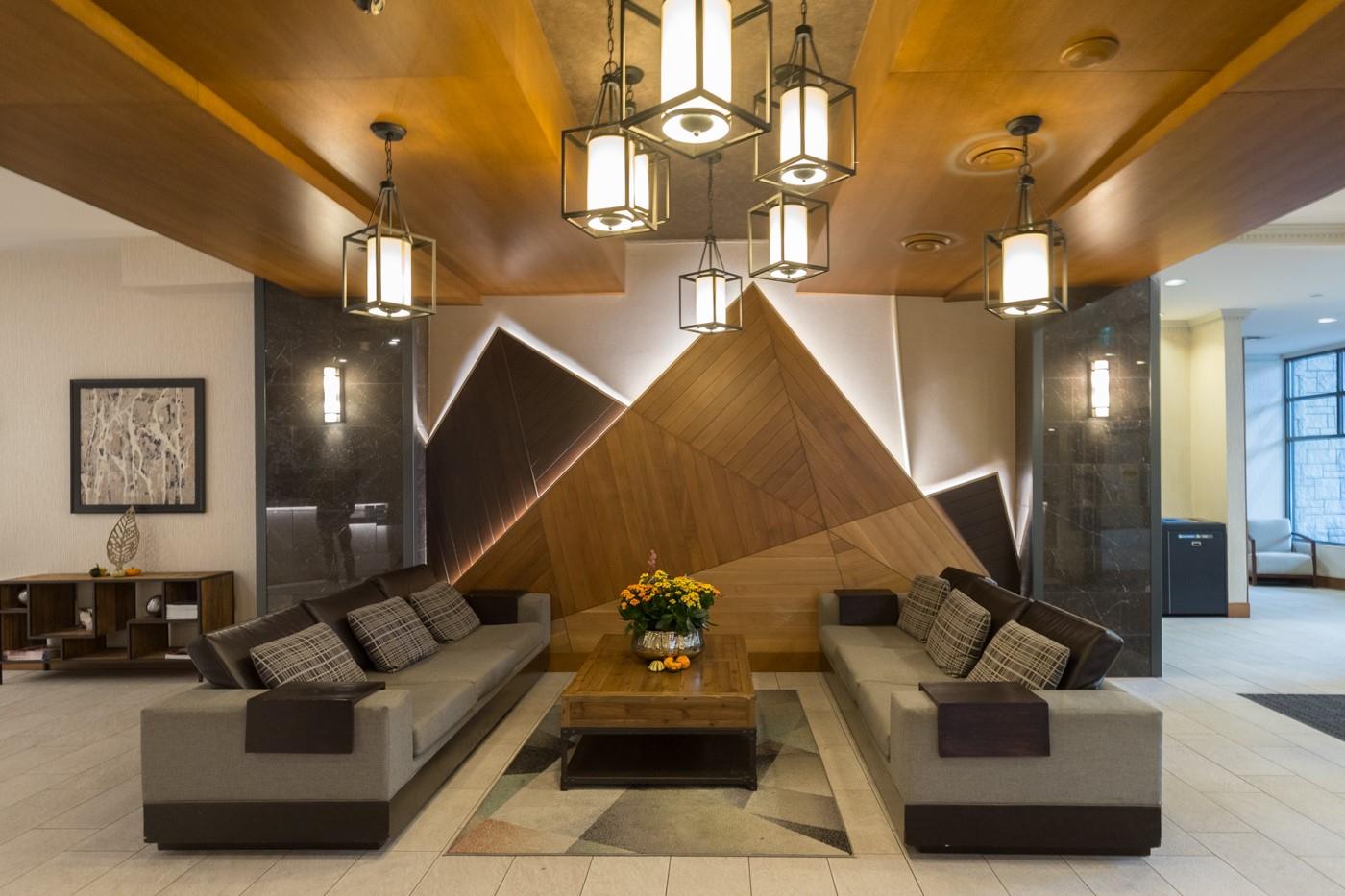 2236-4308 Main Street image 6