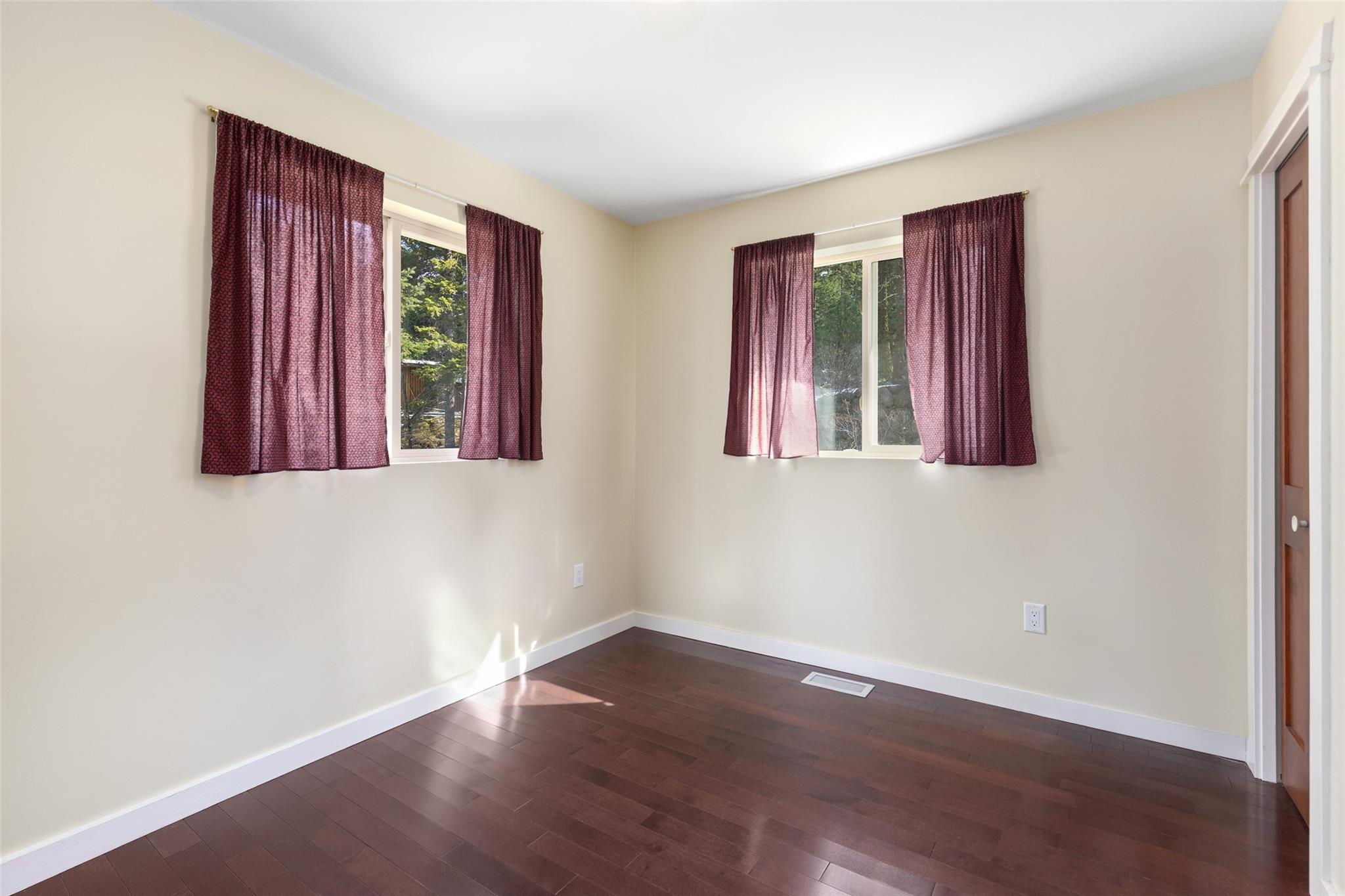 9660 Devine Street image 20