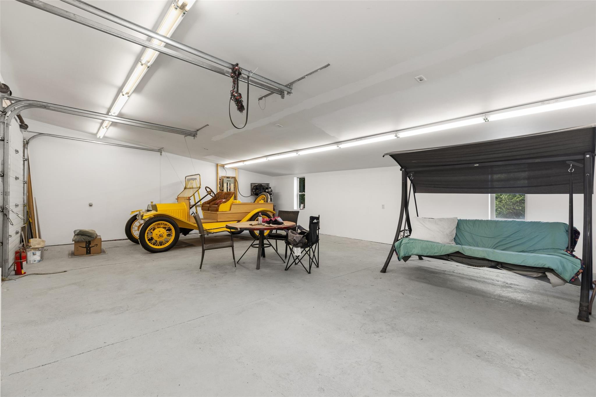 9660 Devine Street image 26