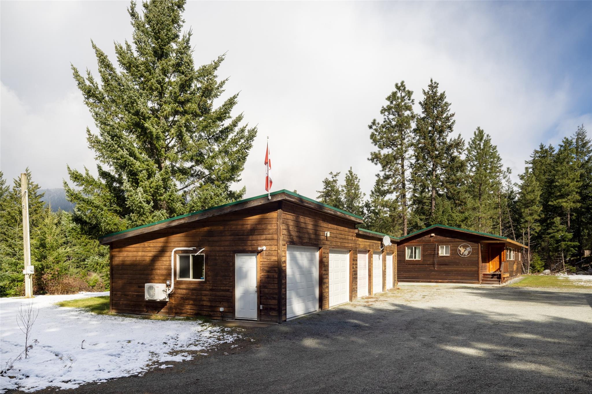 9660 Devine Street image 3