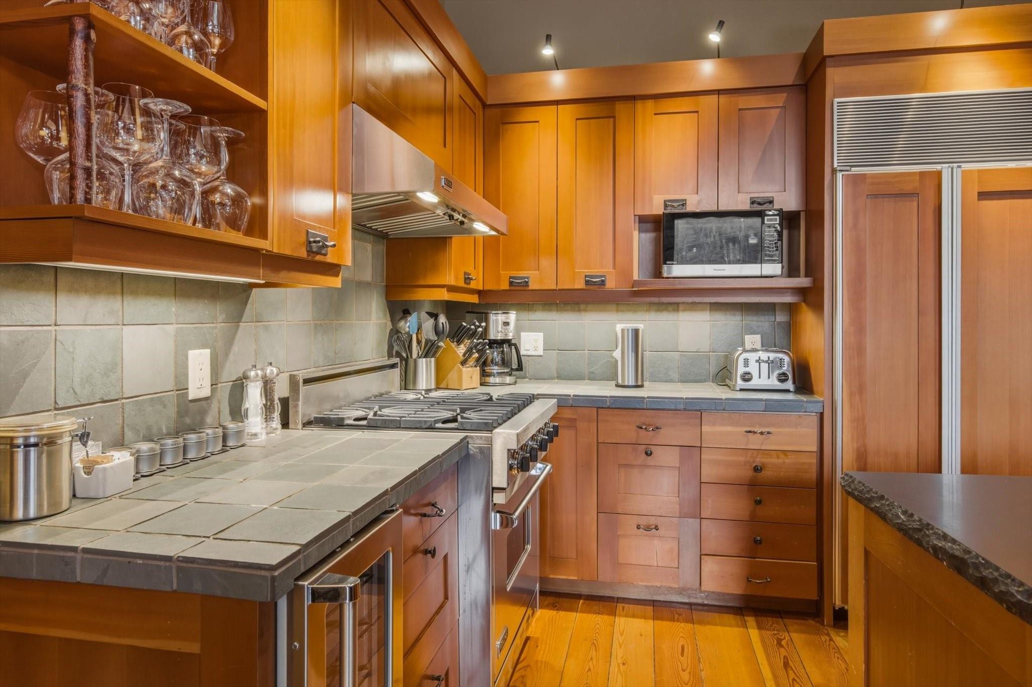 17H-2300 Nordic Drive image 6