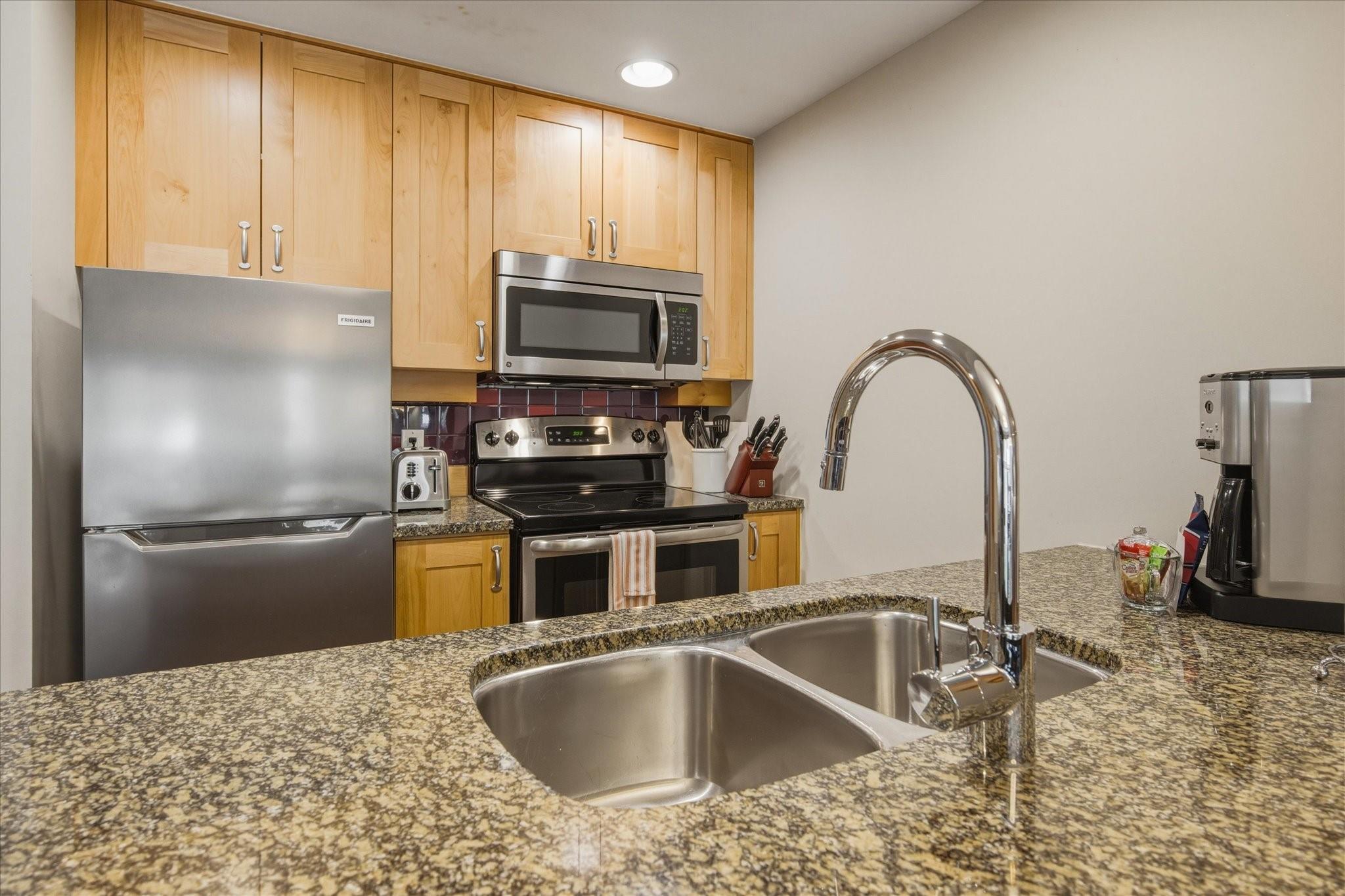 416C-2036 London Lane image 13