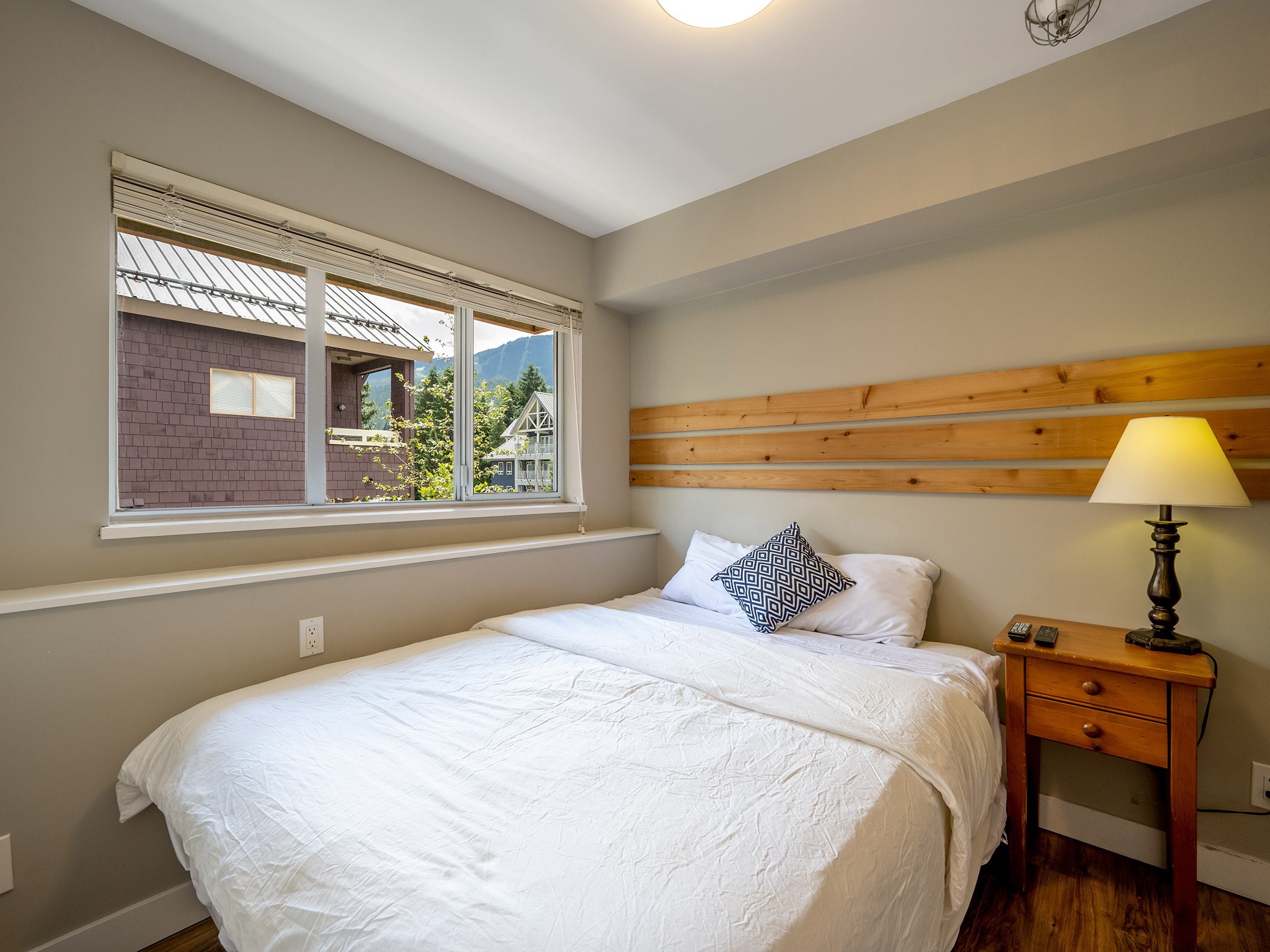 347-4340 Lorimer Road image 3