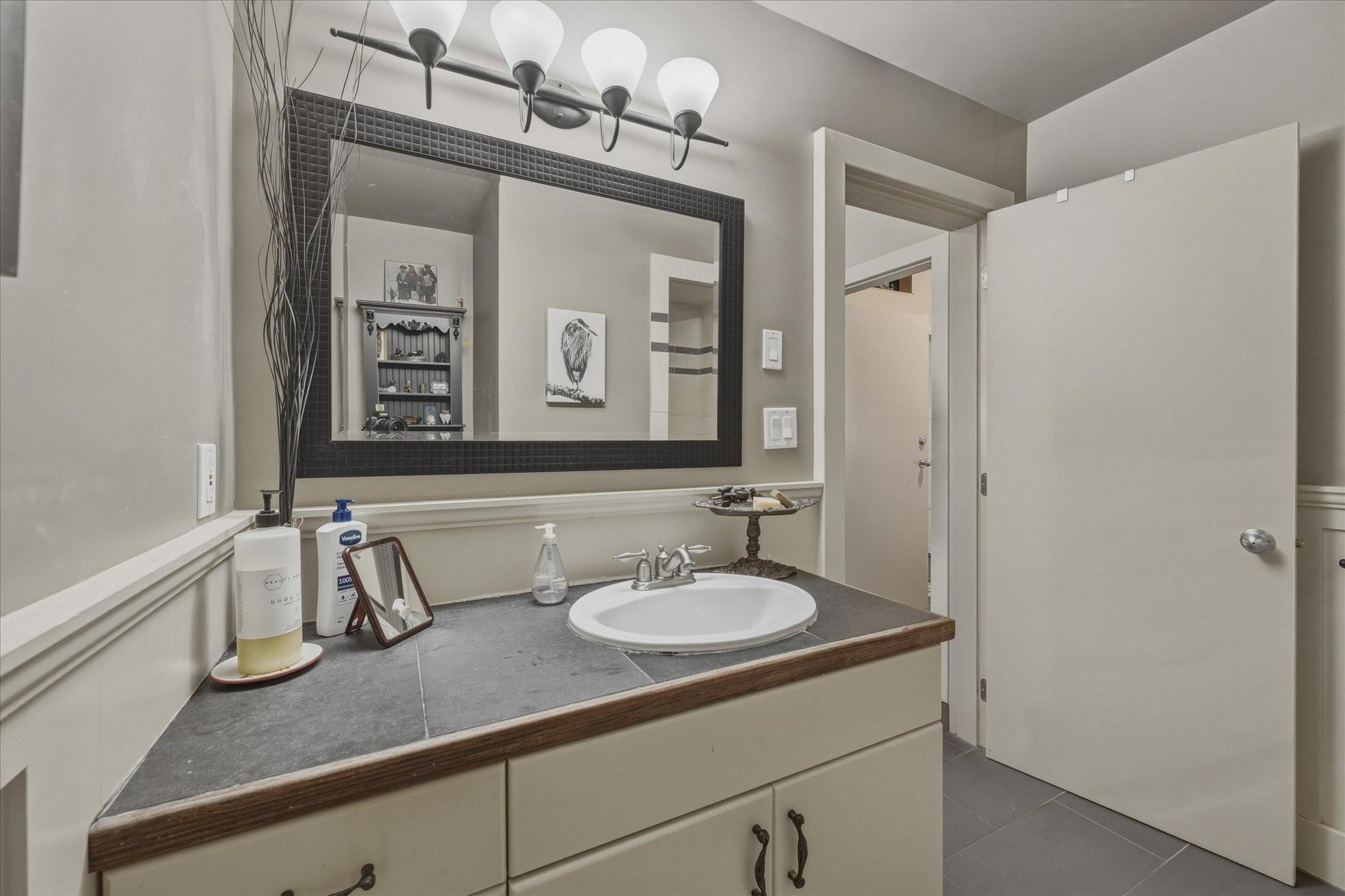201-1400 Alpha Lake Road image 19