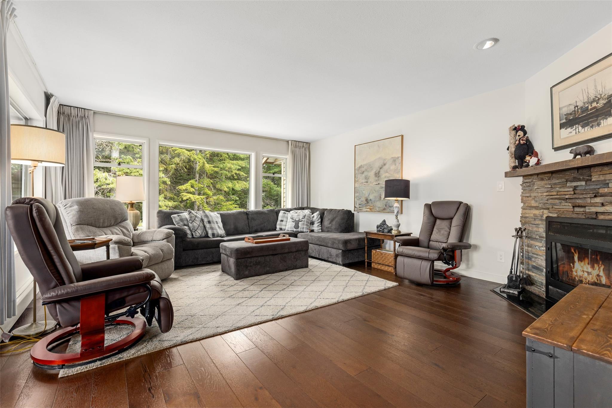 6266 Eagle Drive image 4