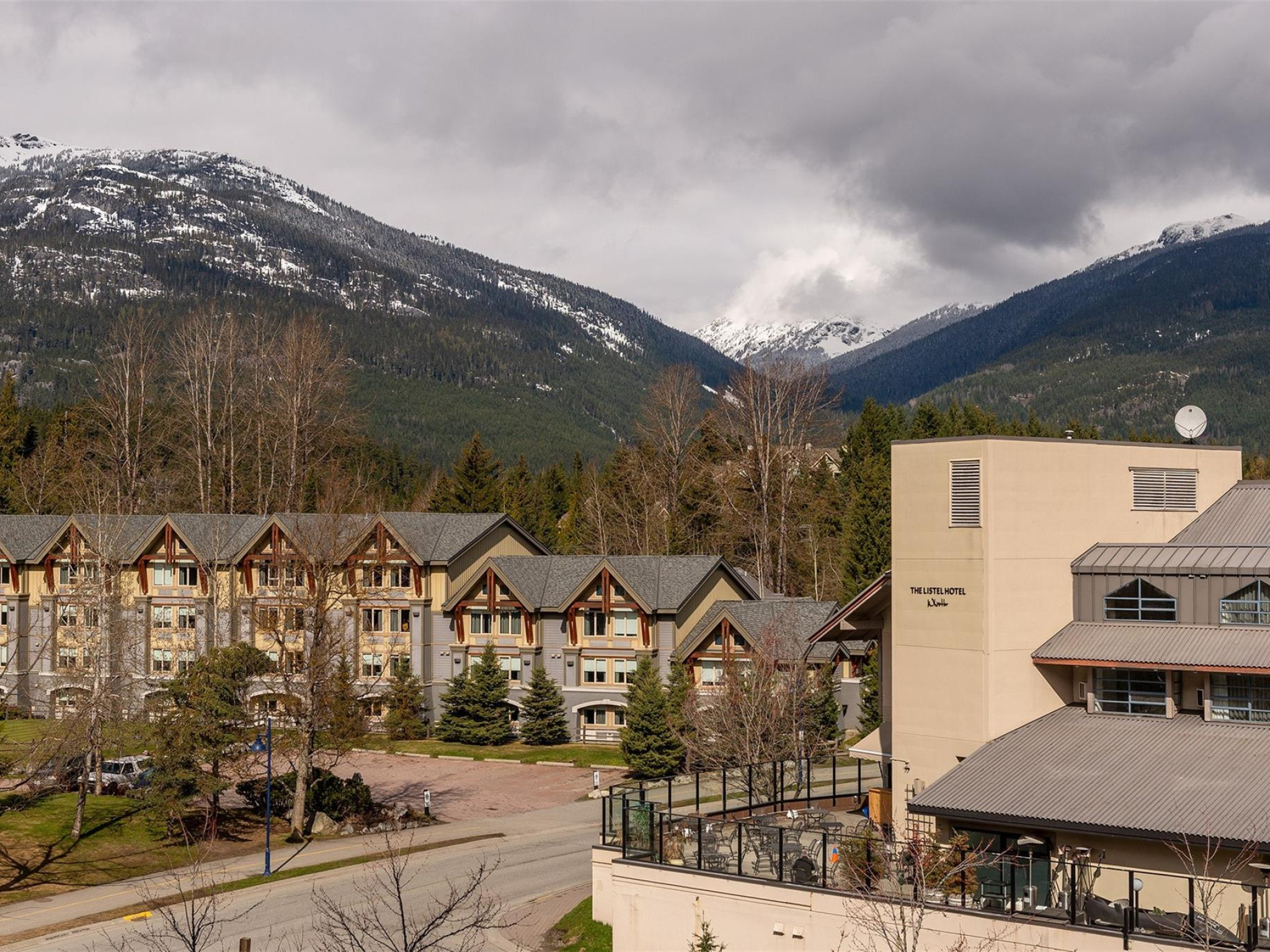 329/331-4050 Whistler Way image 12