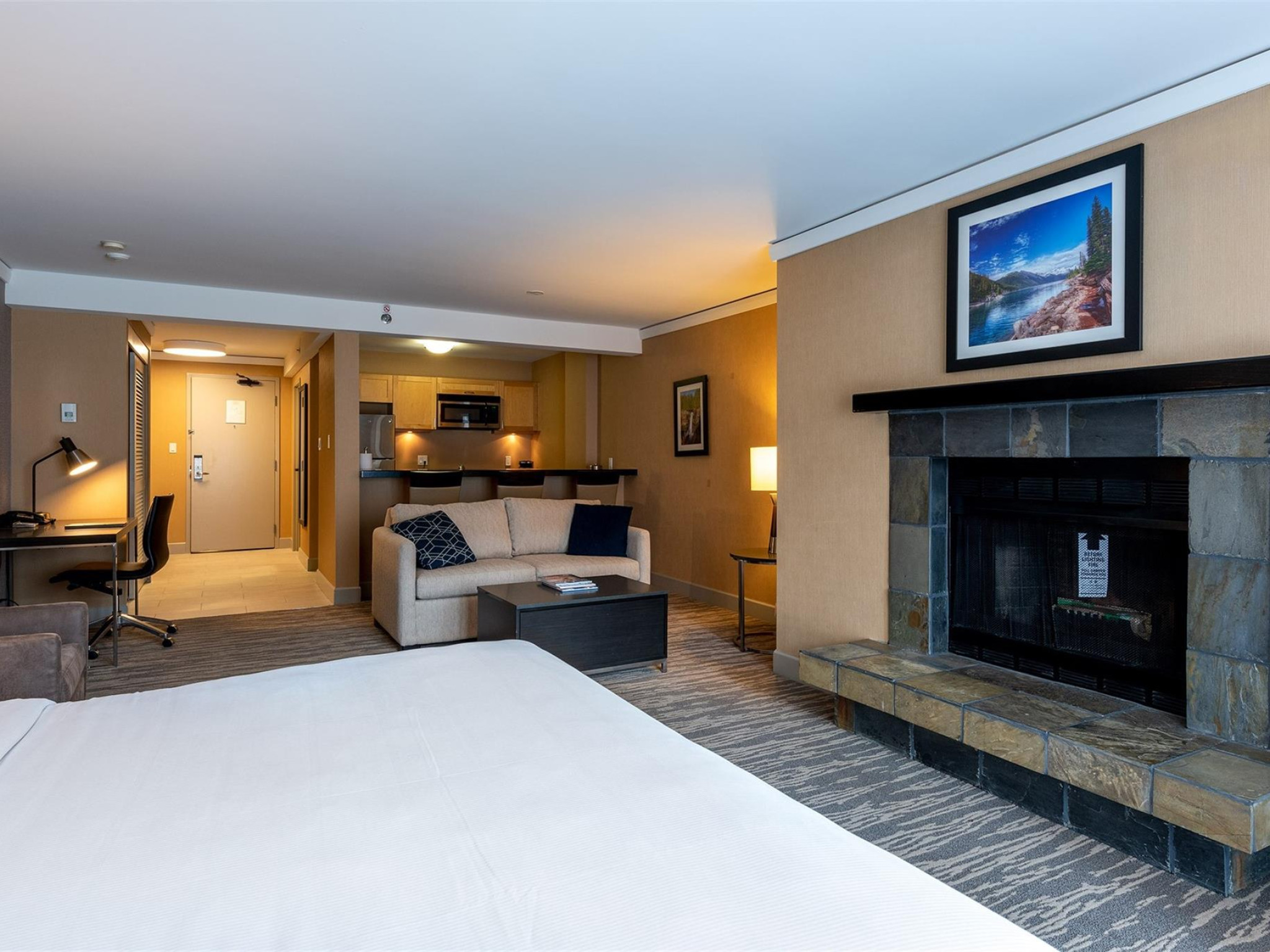 329/331-4050 Whistler Way image 4