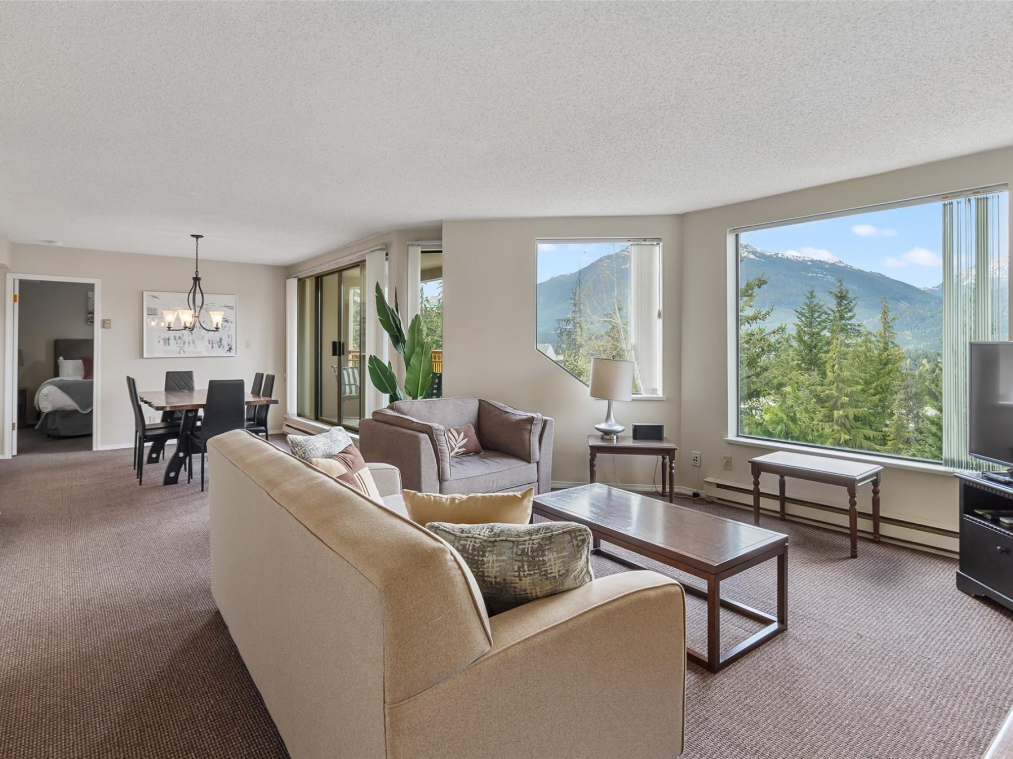 506-4809 Spearhead Drive image 3