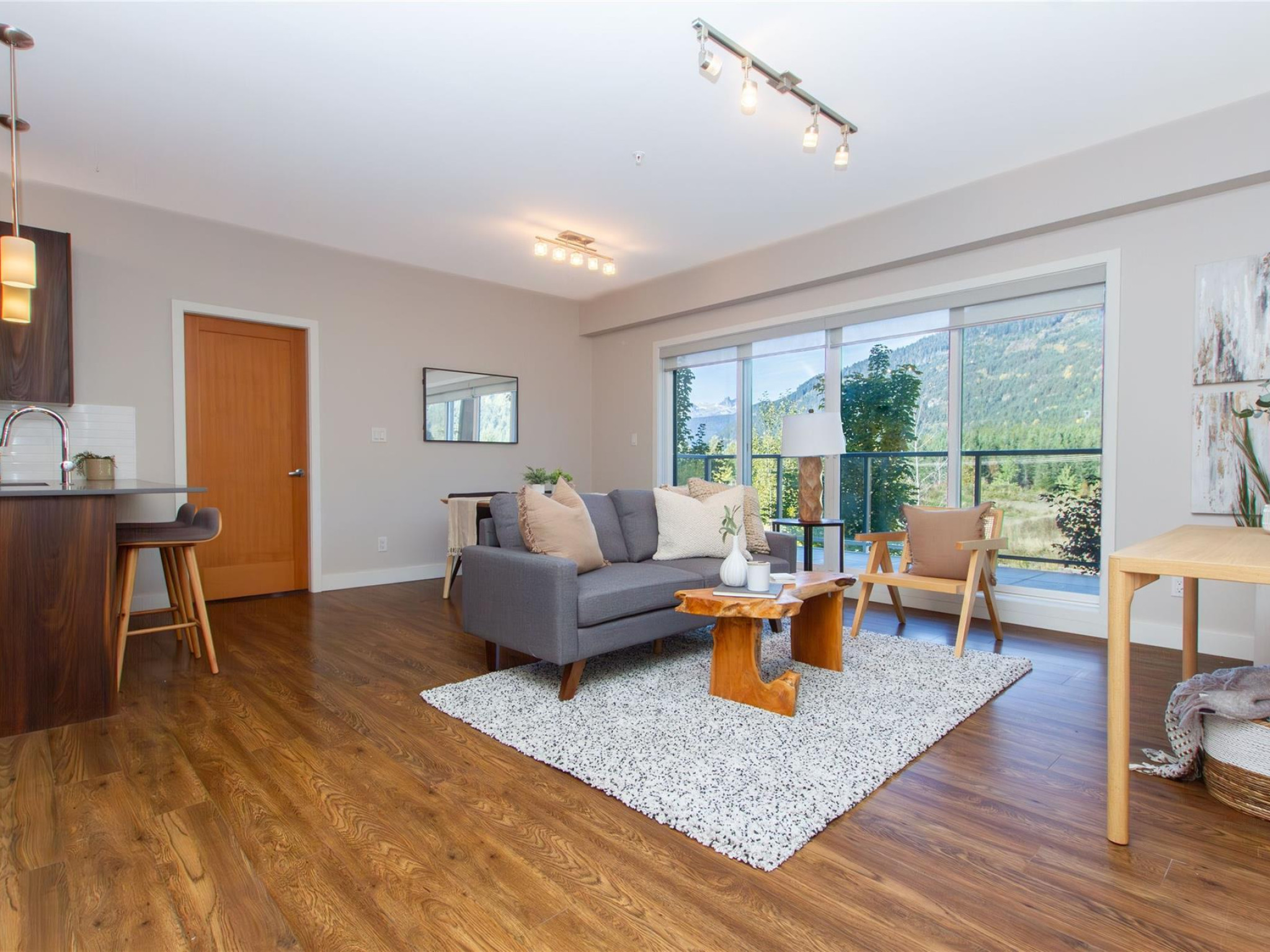 205-1025 Legacy Way image 2