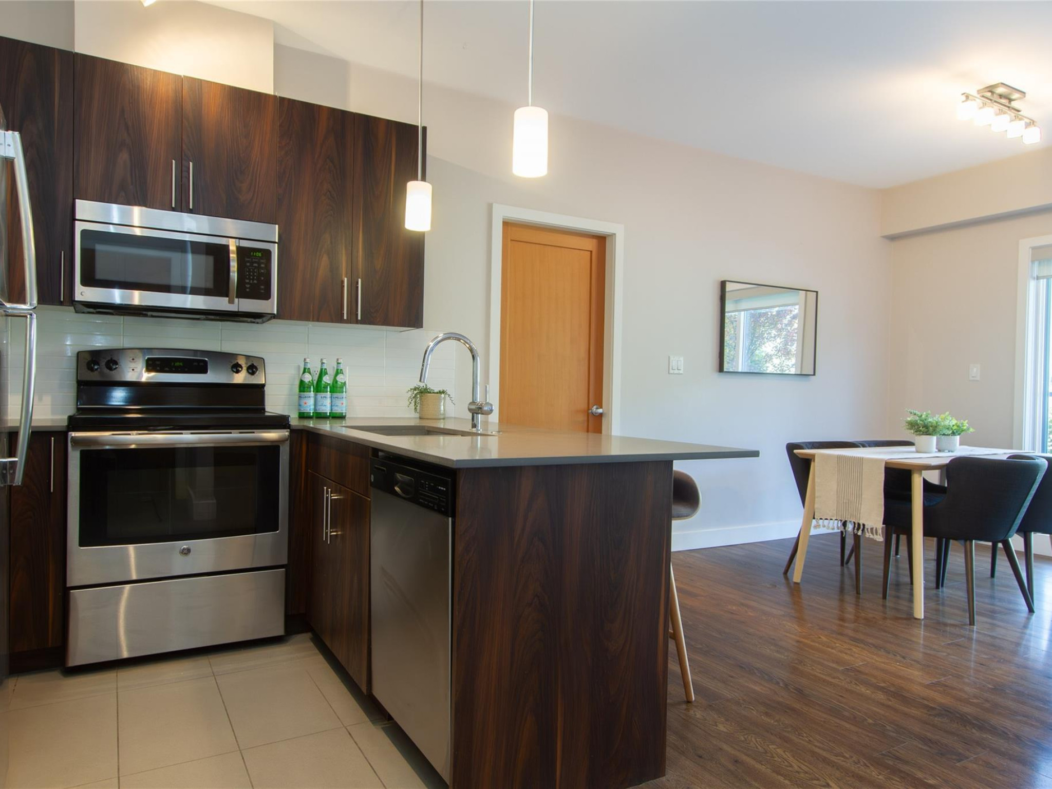 205-1025 Legacy Way image 4