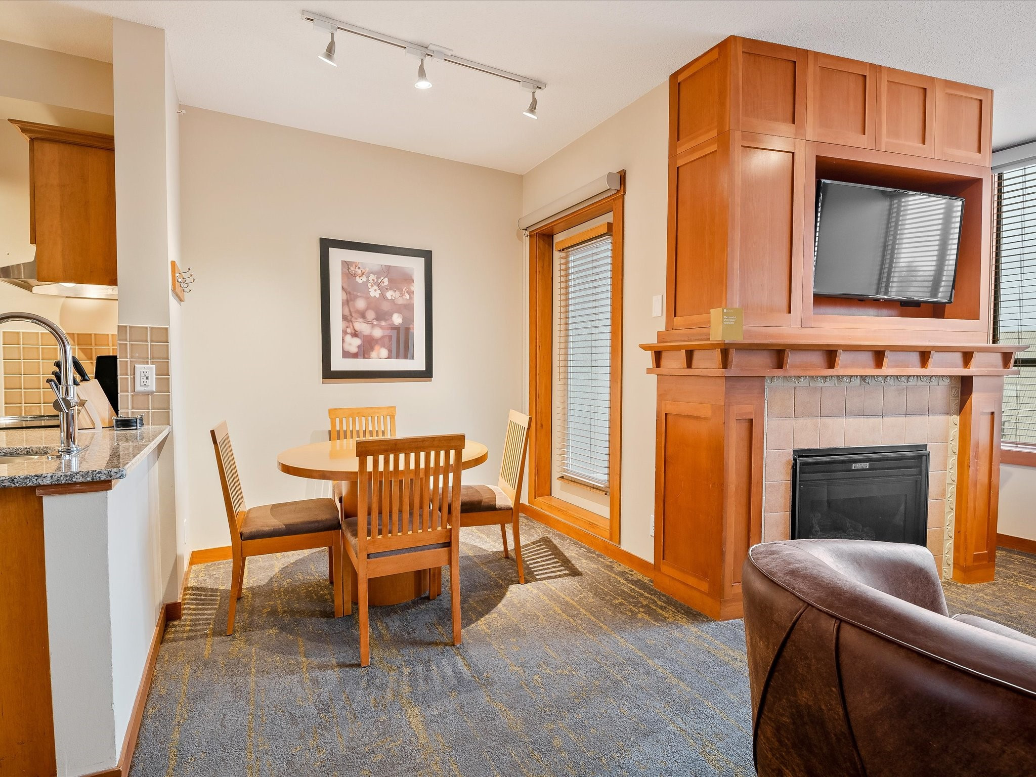 608-4320 Sundial Crescent image 4