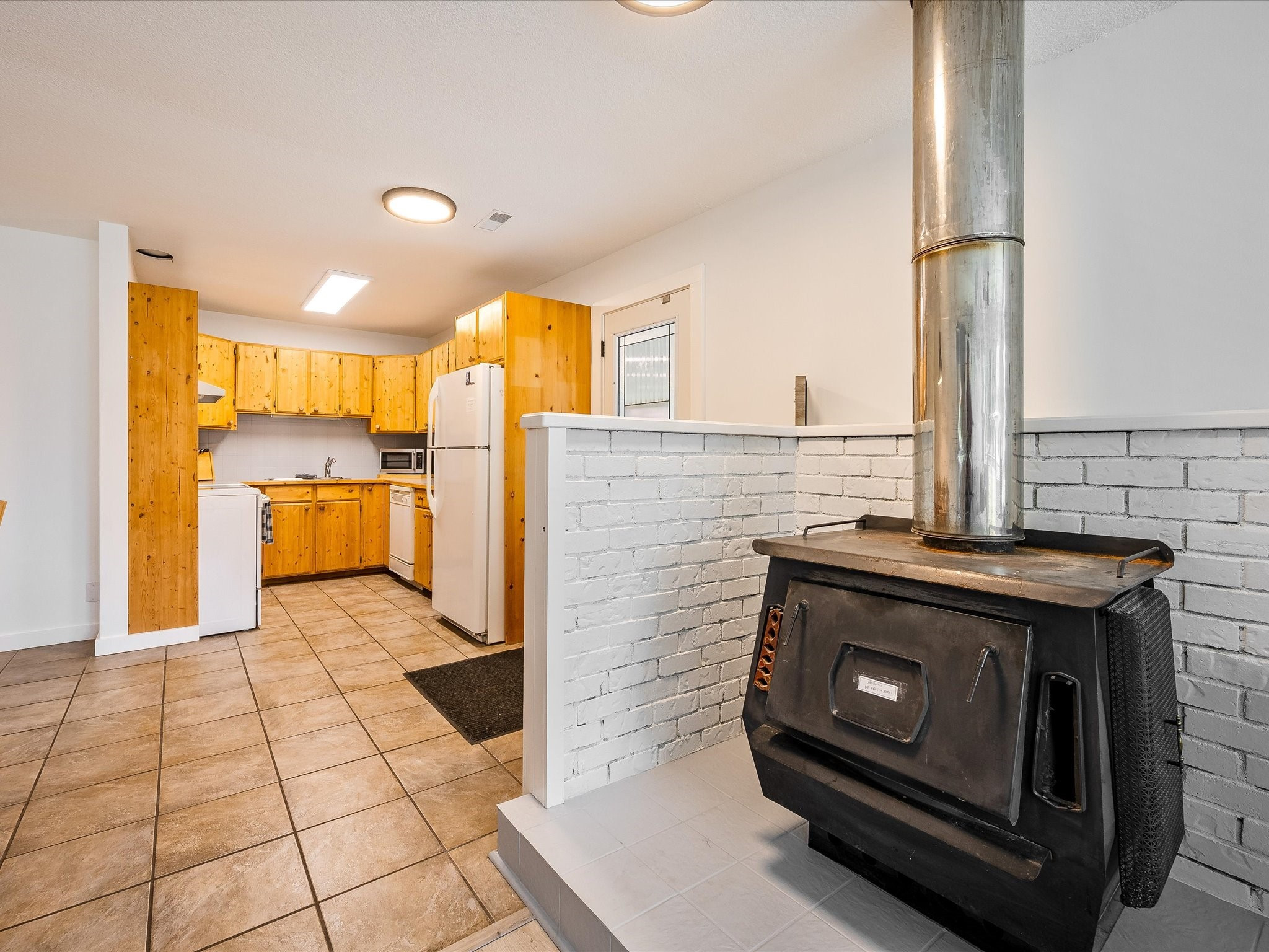 10008 Koocha Road image 10