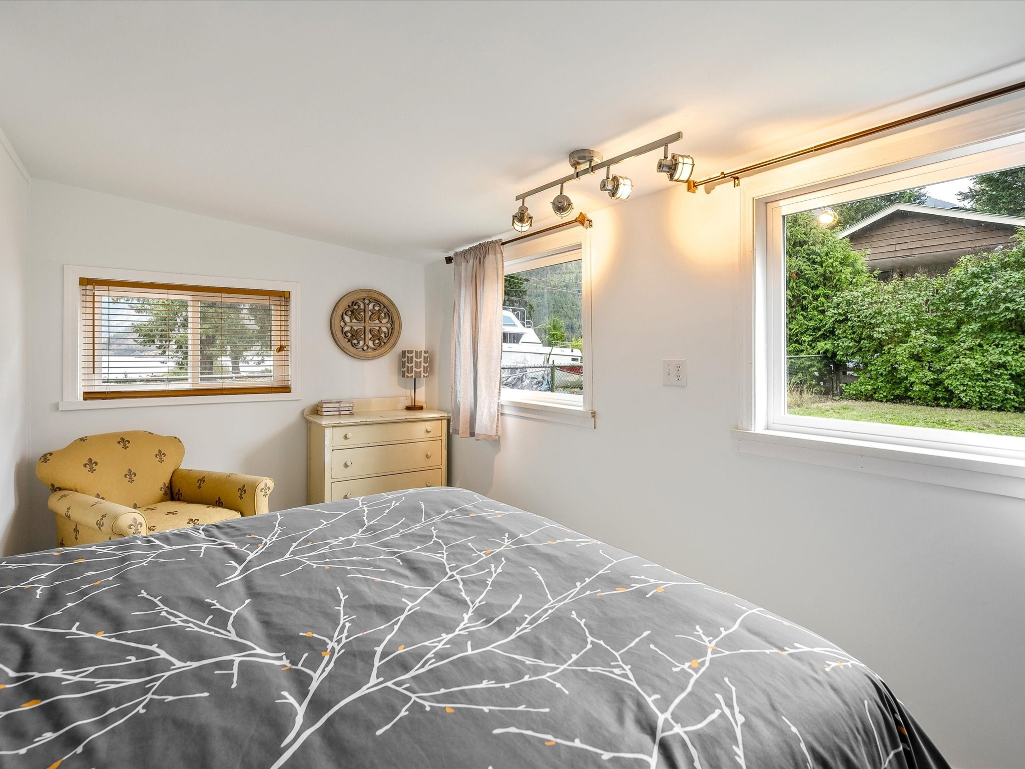 10008 Koocha Road image 13