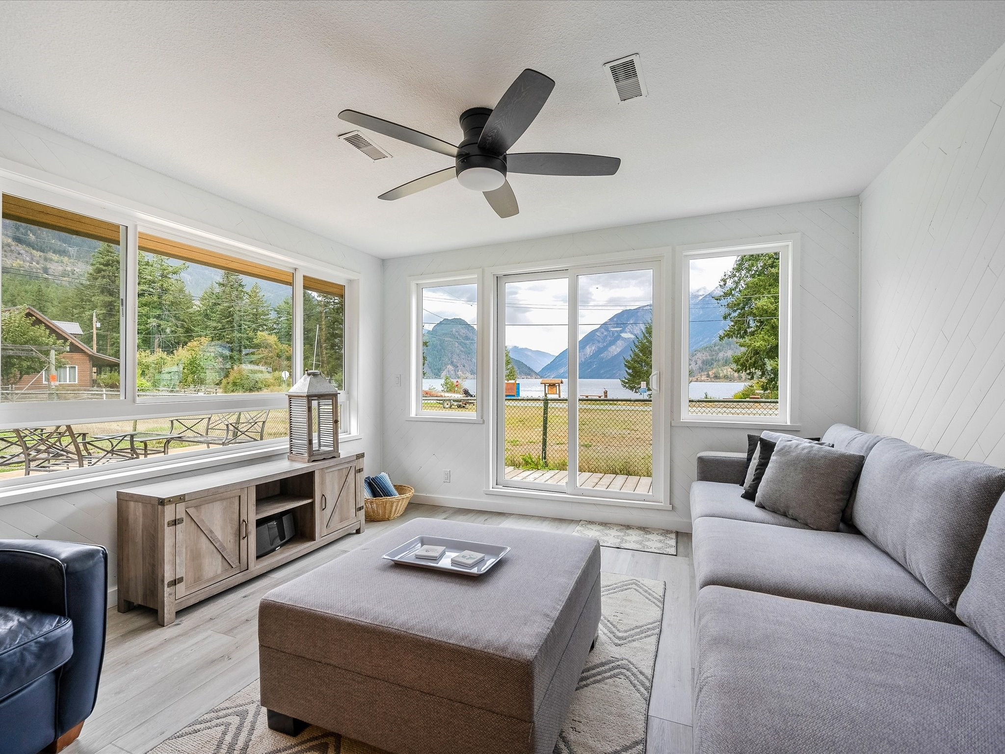 10008 Koocha Road image 2