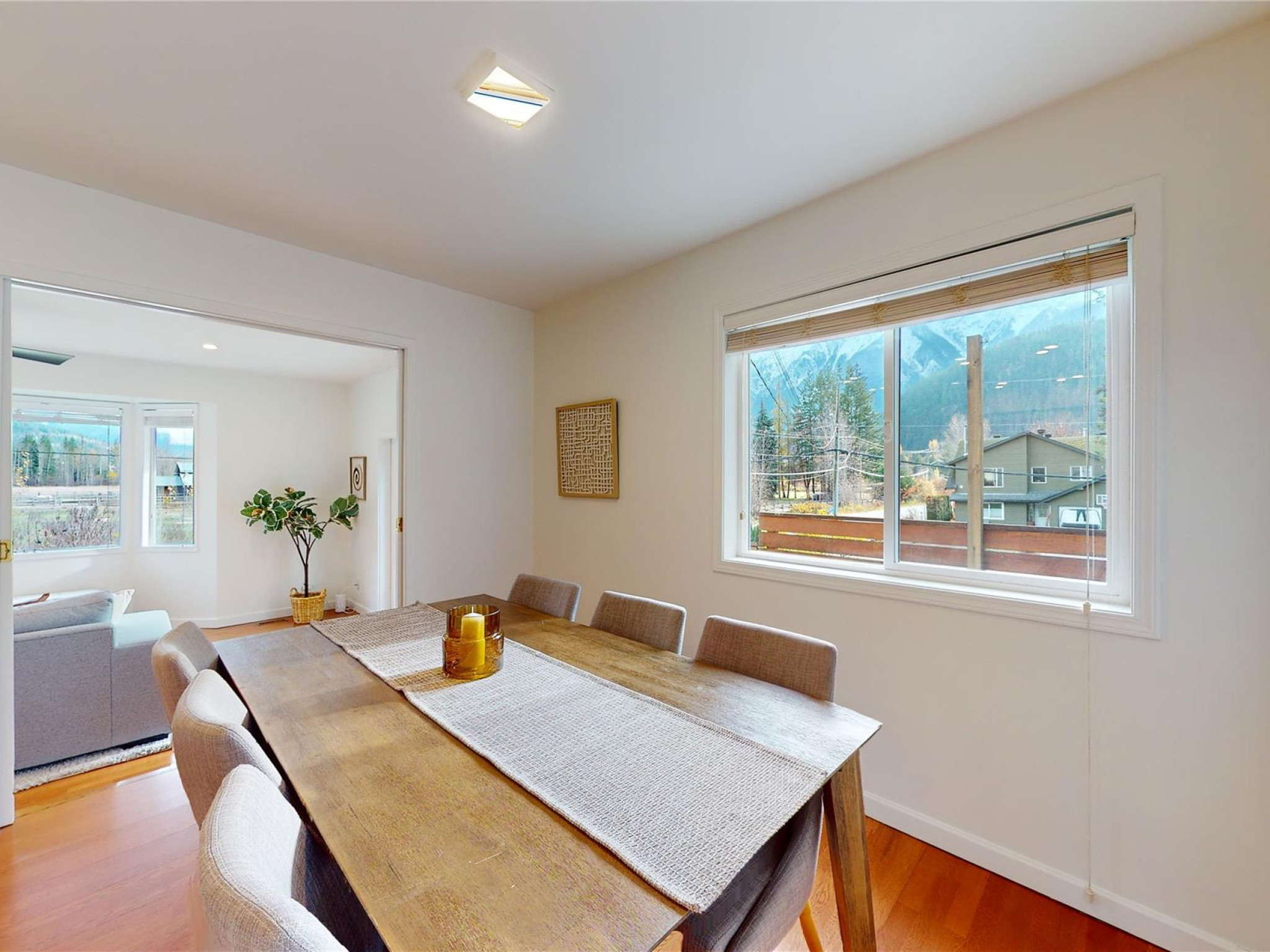 7389 Harrow Road image 11