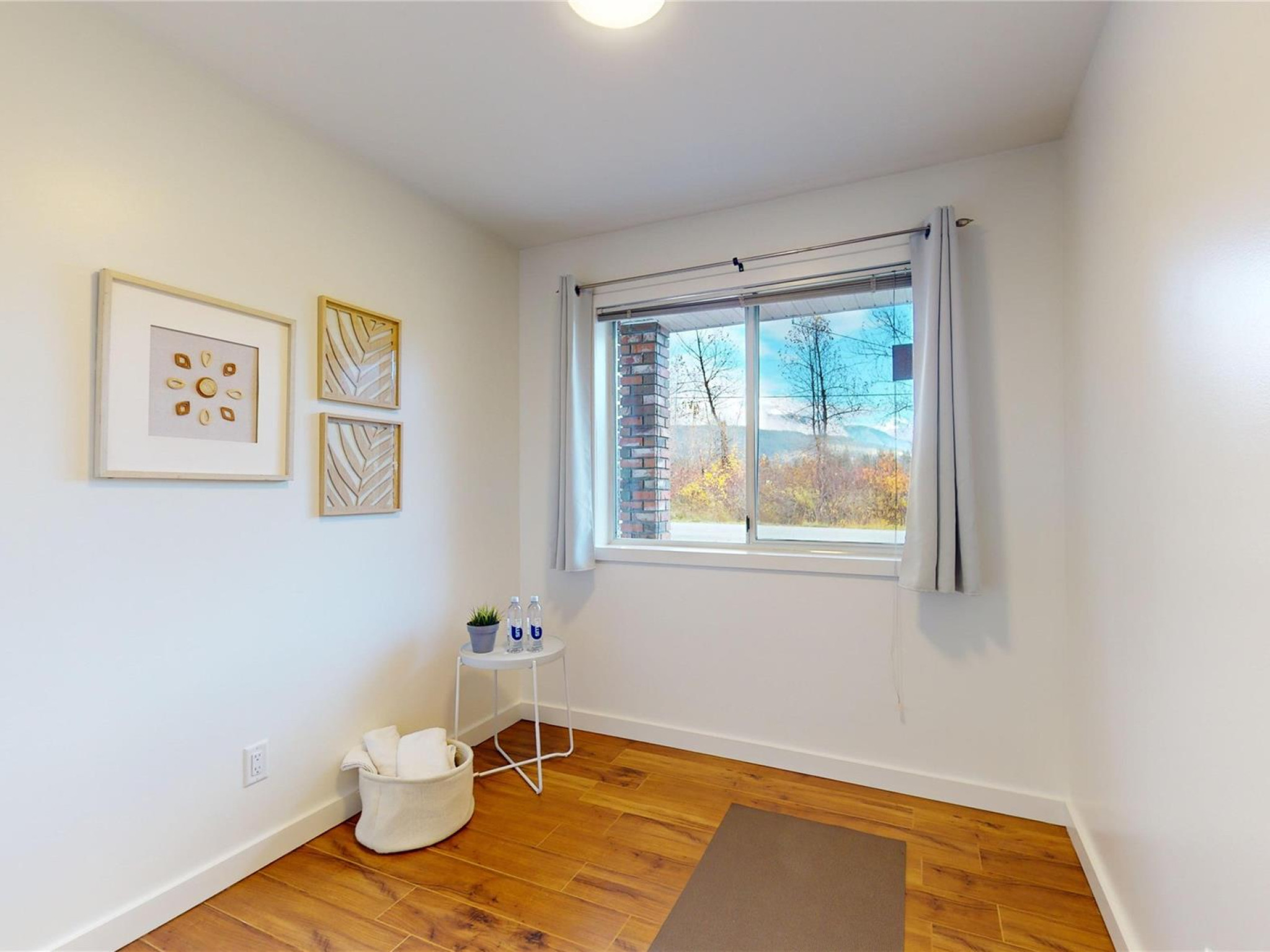 7389 Harrow Road image 24