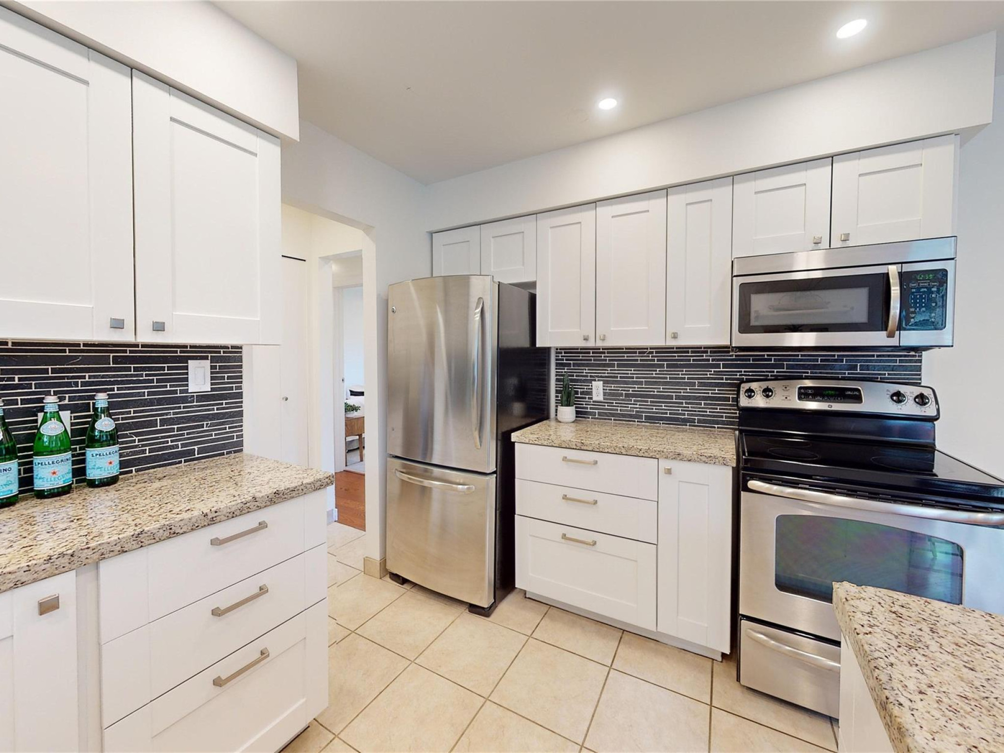 7389 Harrow Road image 32