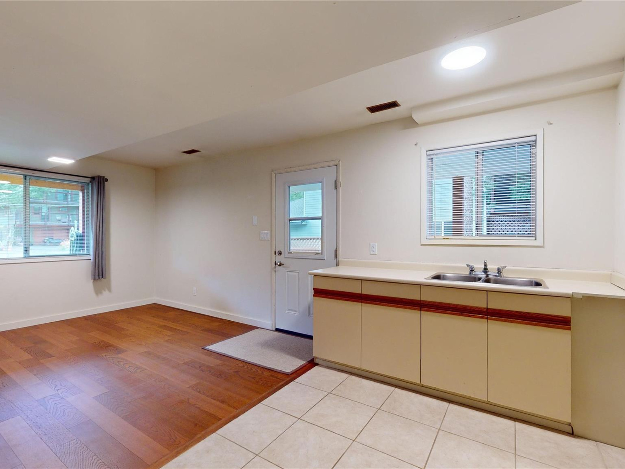 7389 Harrow Road image 35