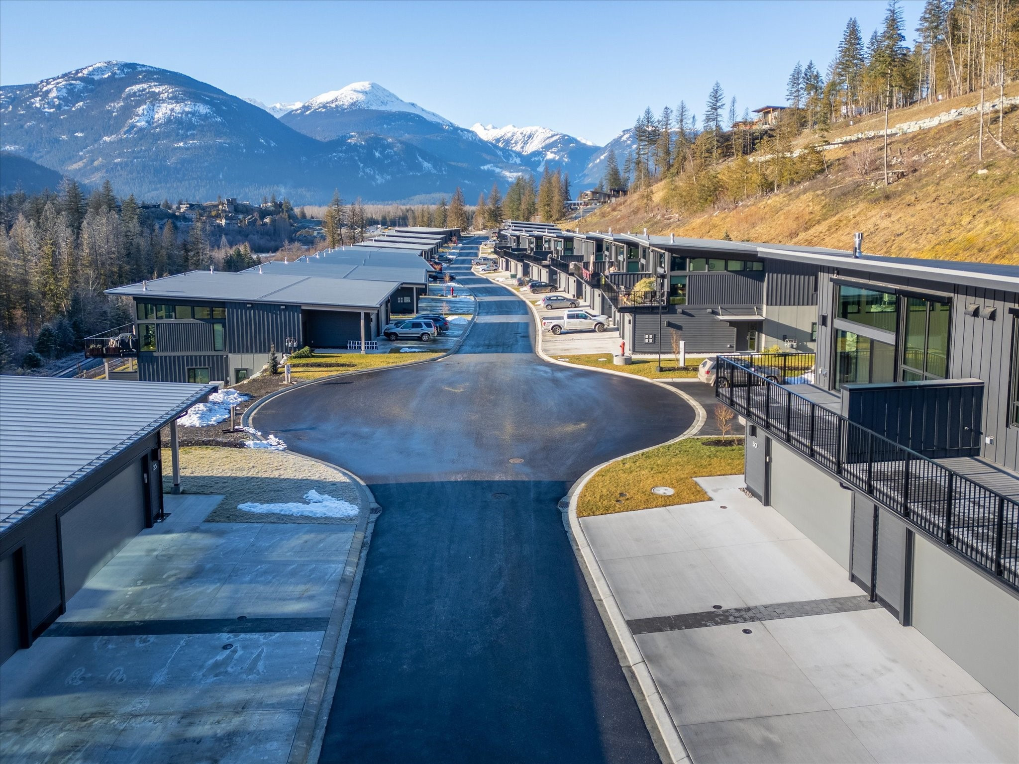 29-4000 Sunstone Way image 2