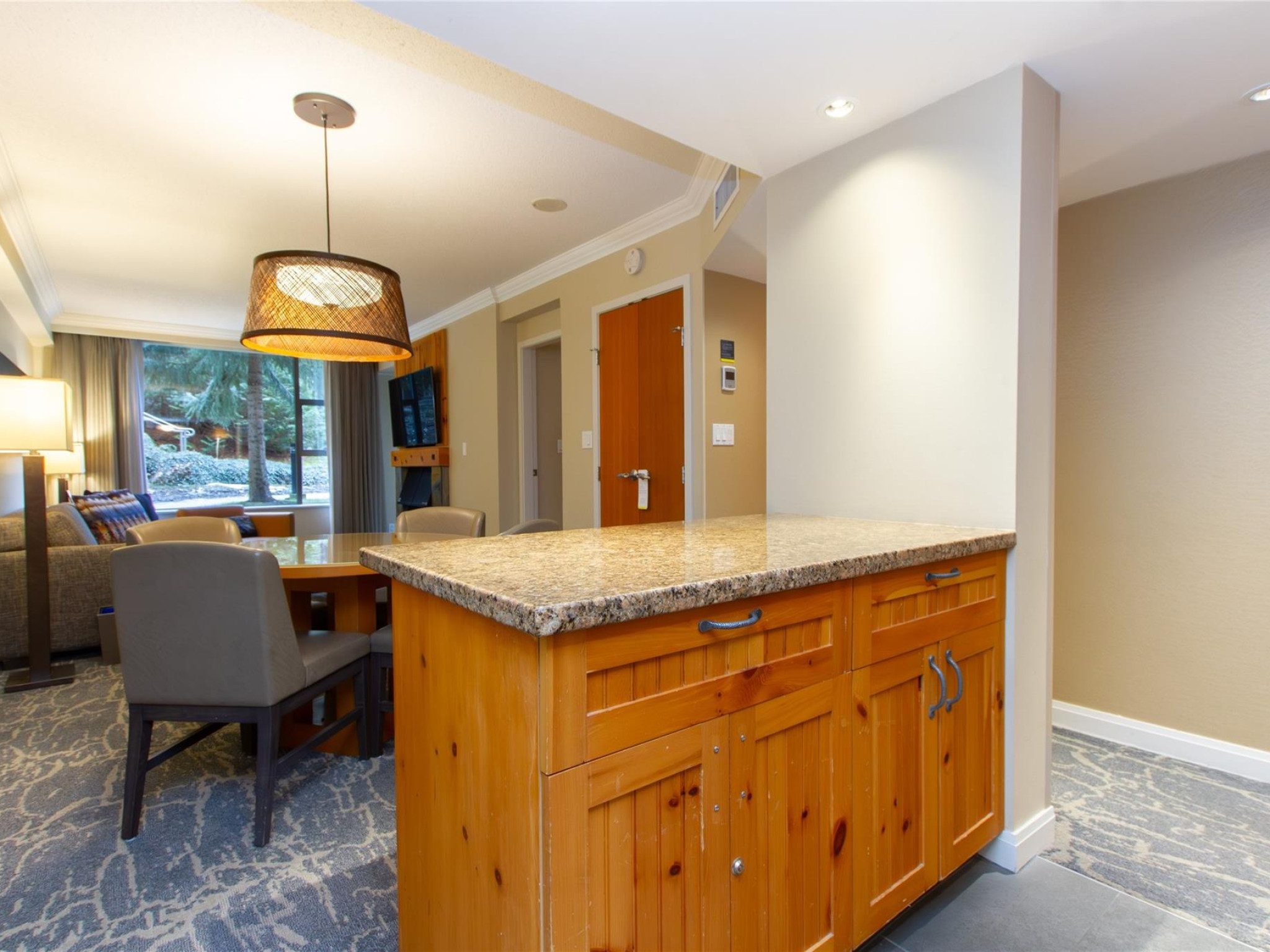 418-4090 Whistler Way image 4