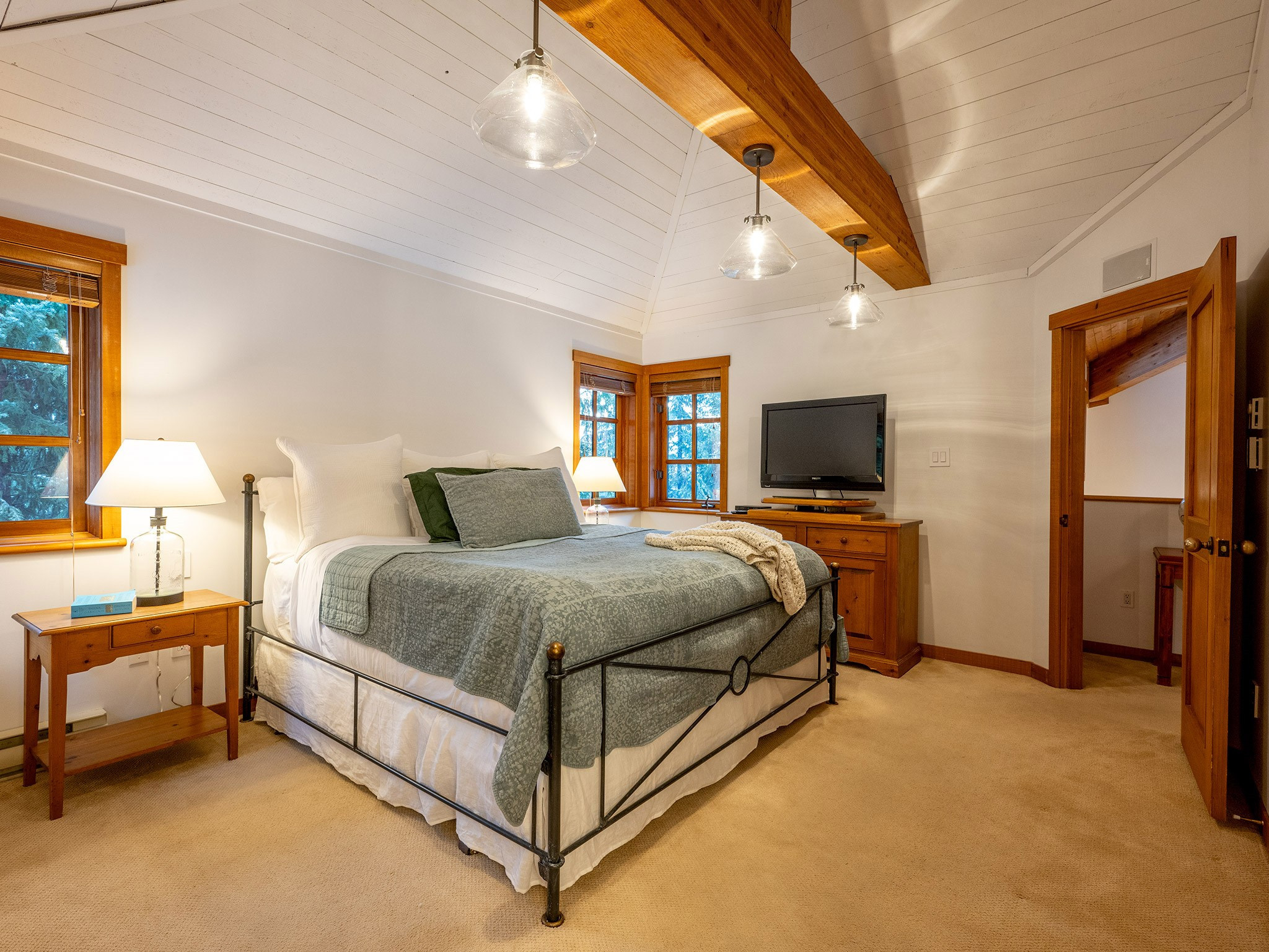 3-2250 Nordic Drive image 12