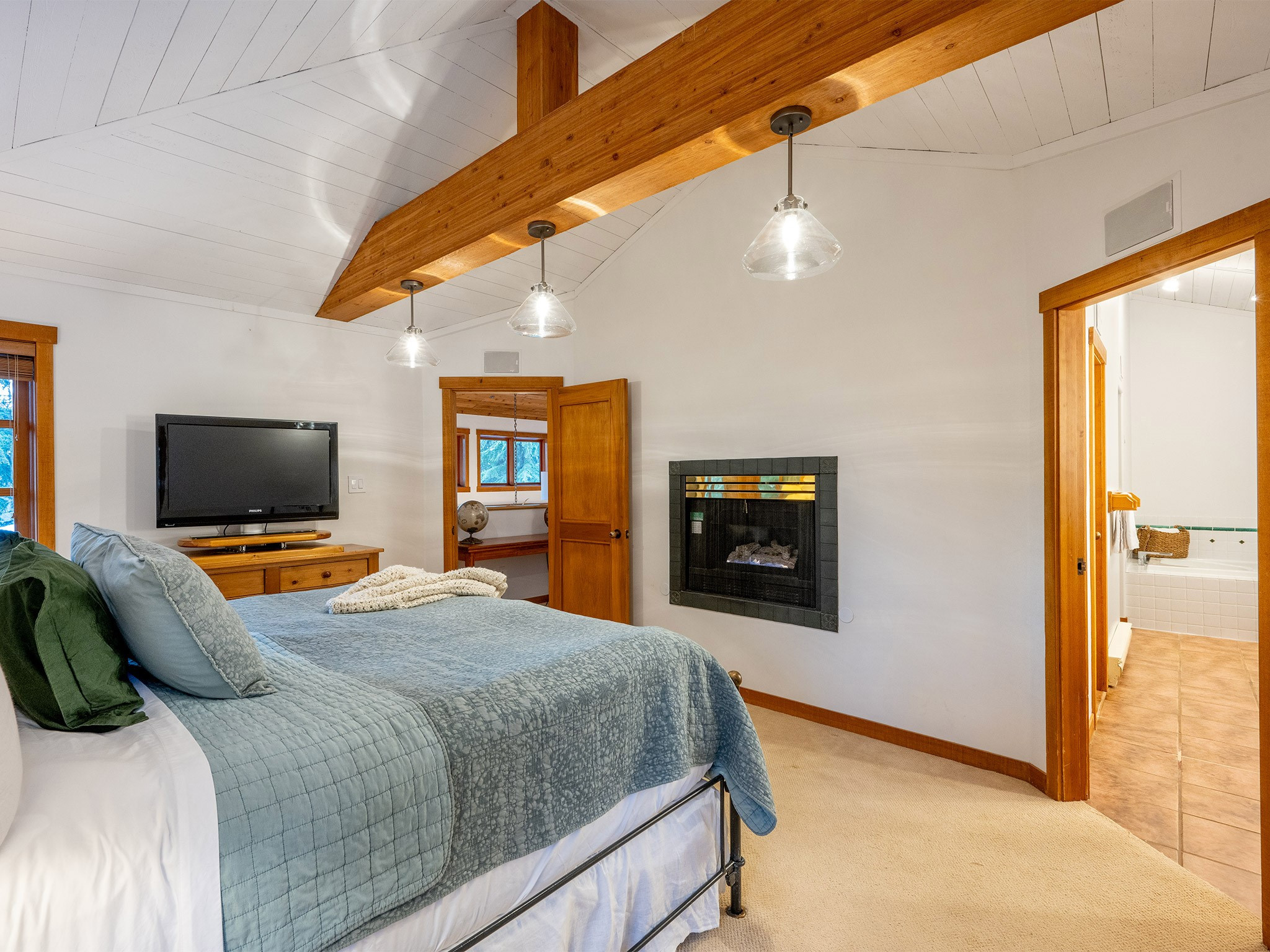 3-2250 Nordic Drive image 13