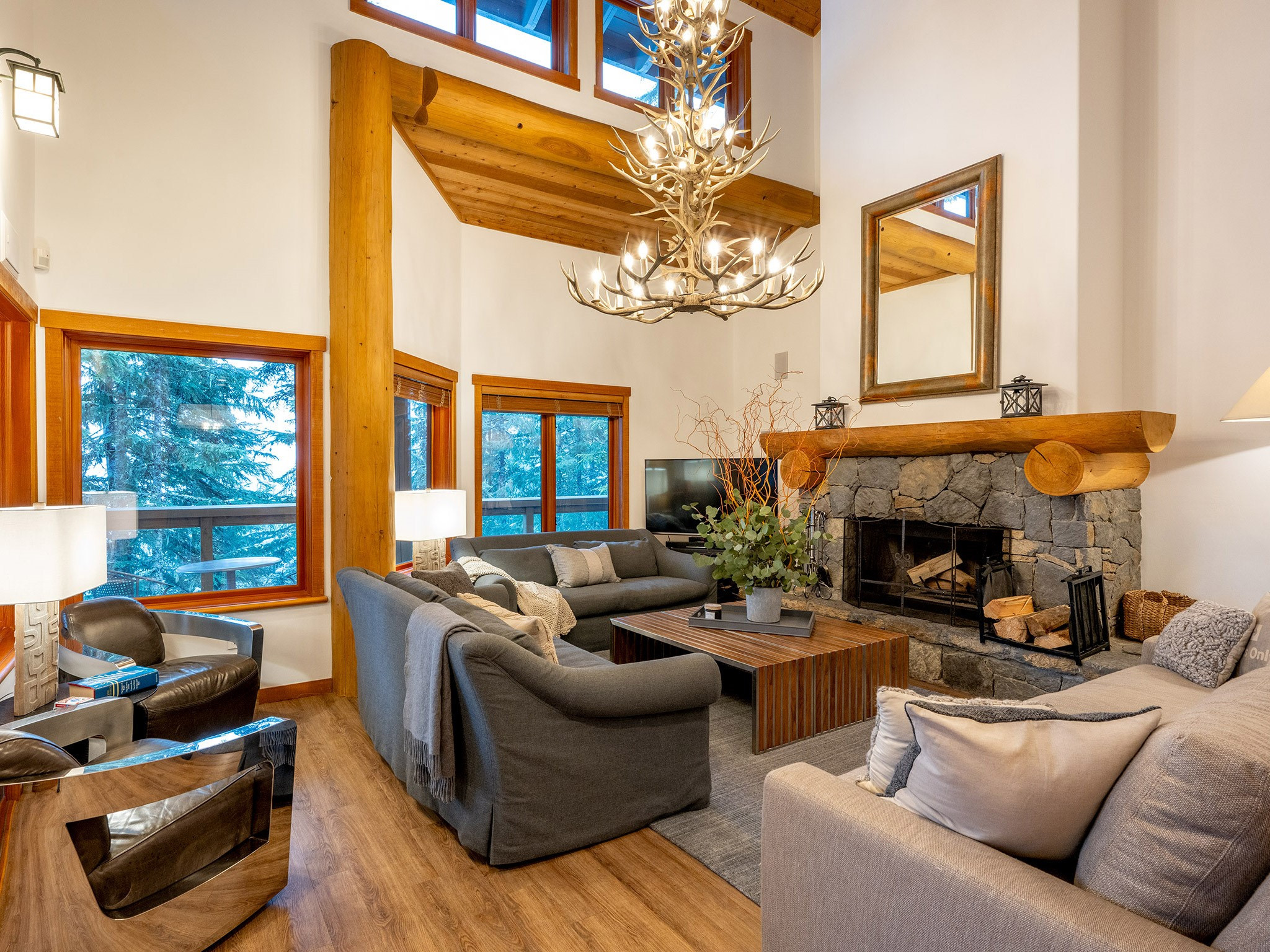 3-2250 Nordic Drive image 1