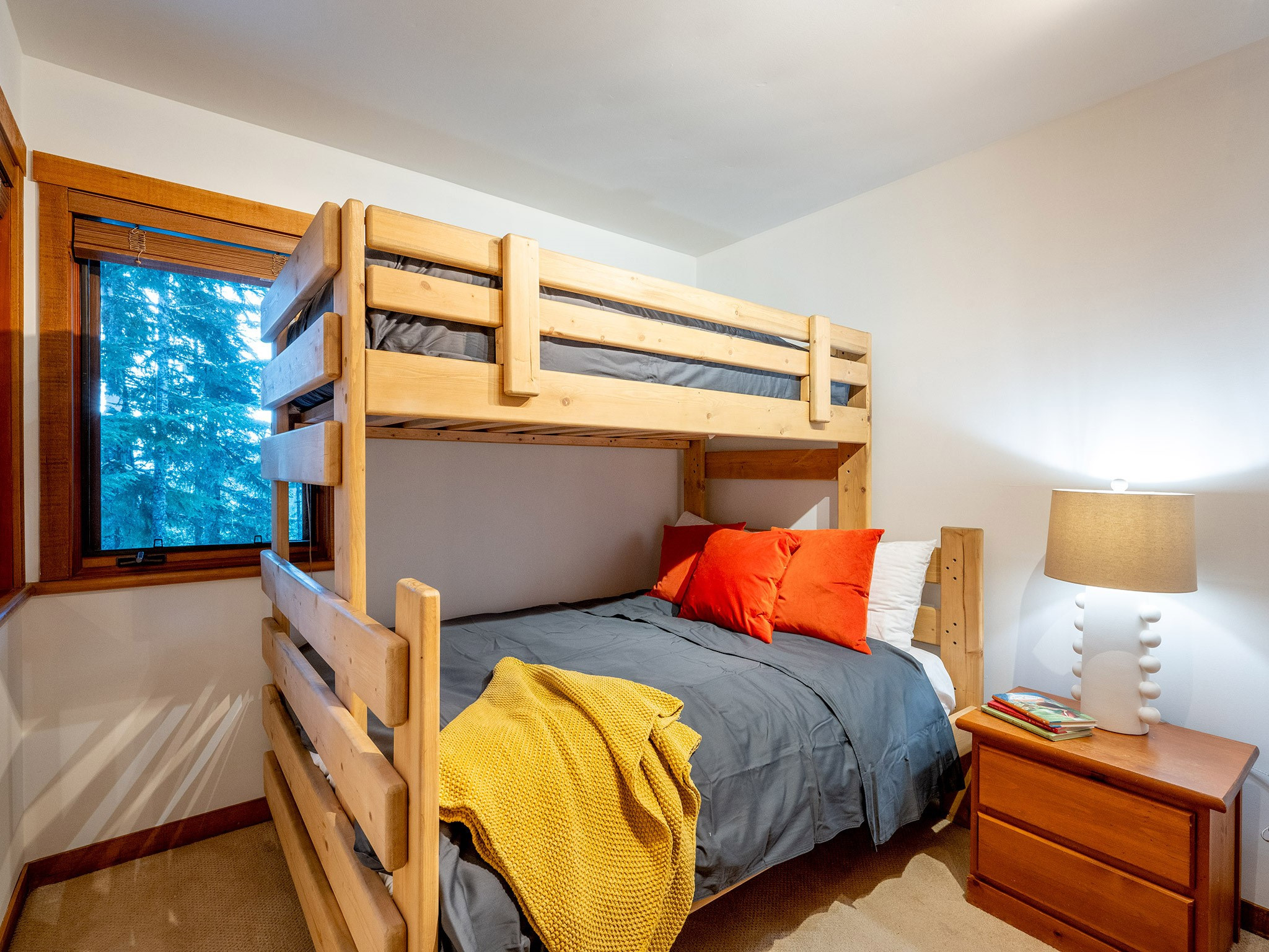 3-2250 Nordic Drive image 21