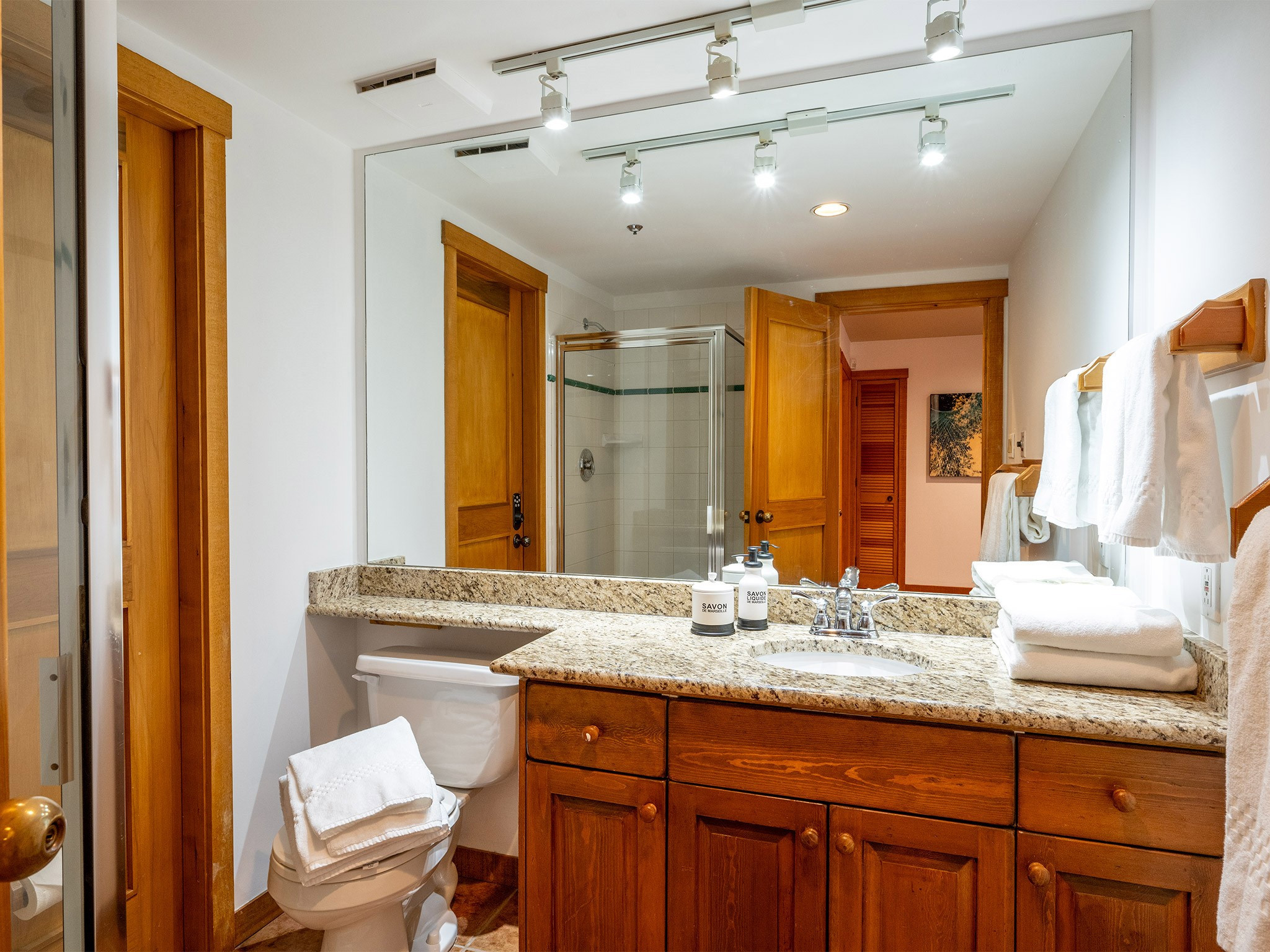 3-2250 Nordic Drive image 22