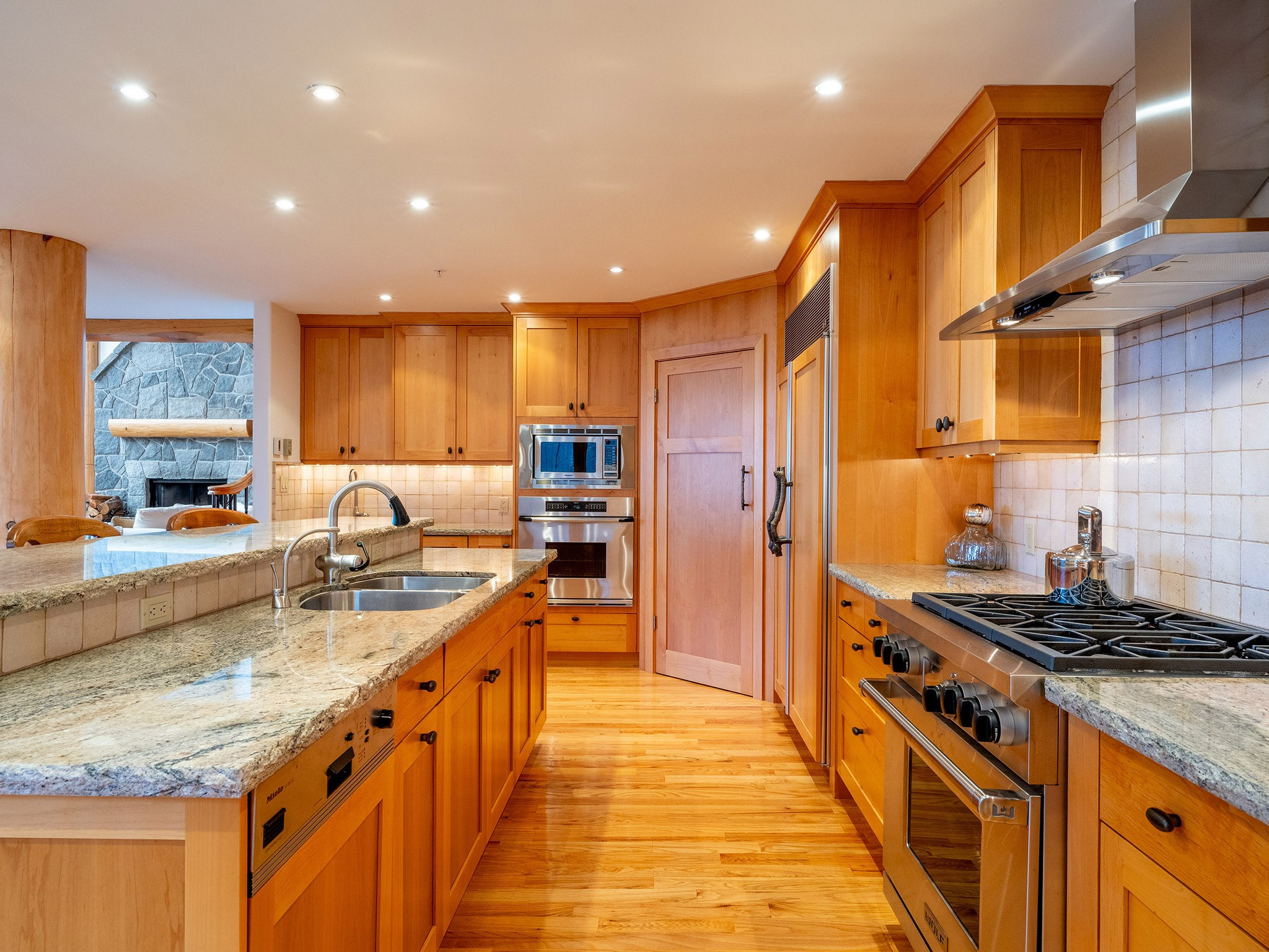 3826 Sunridge Drive image 11