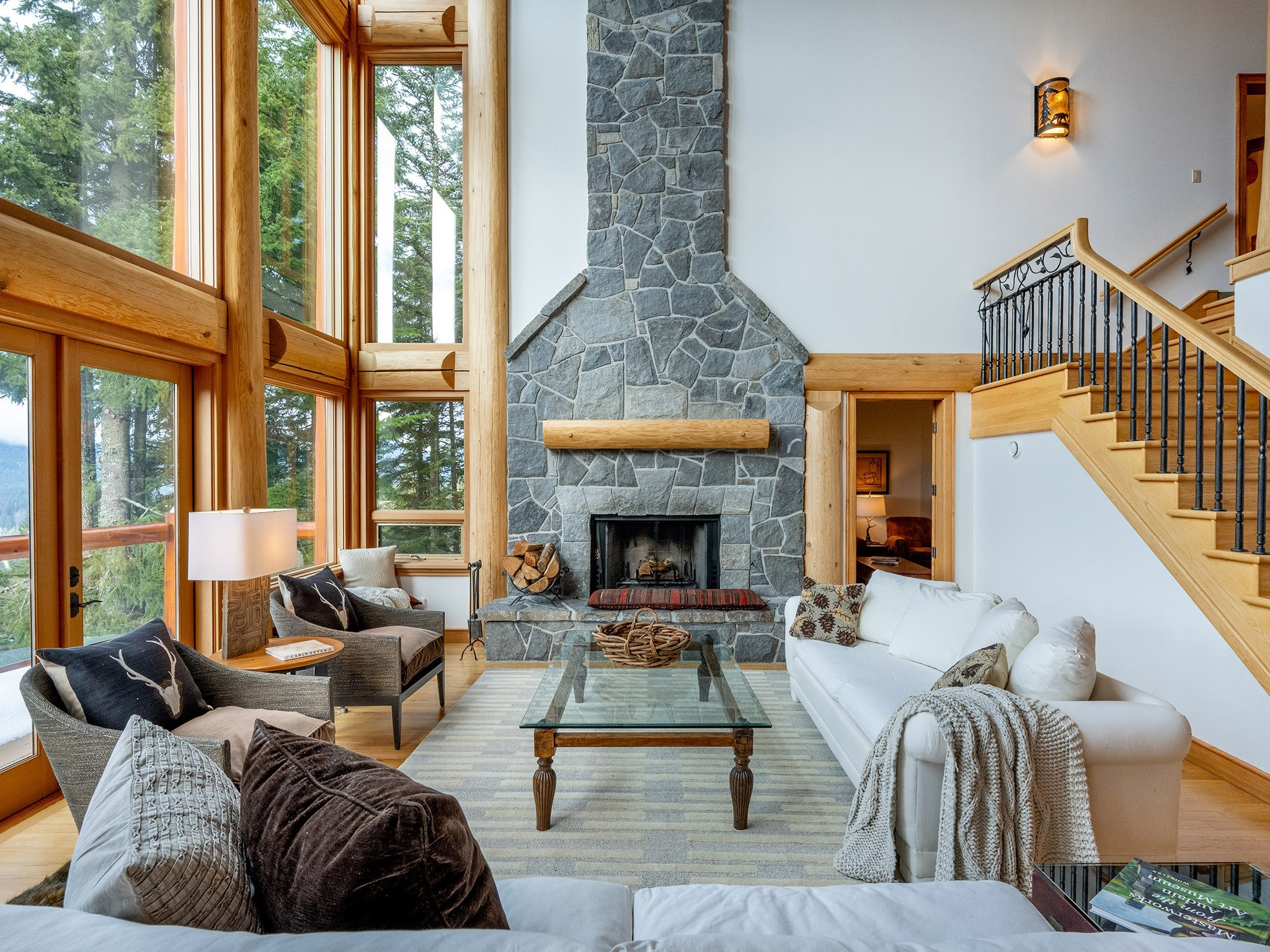 3826 Sunridge Drive image 1