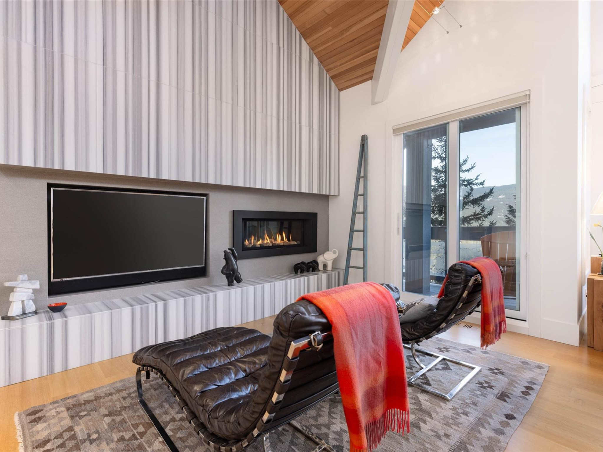 38-4150 Tantalus Drive image 4