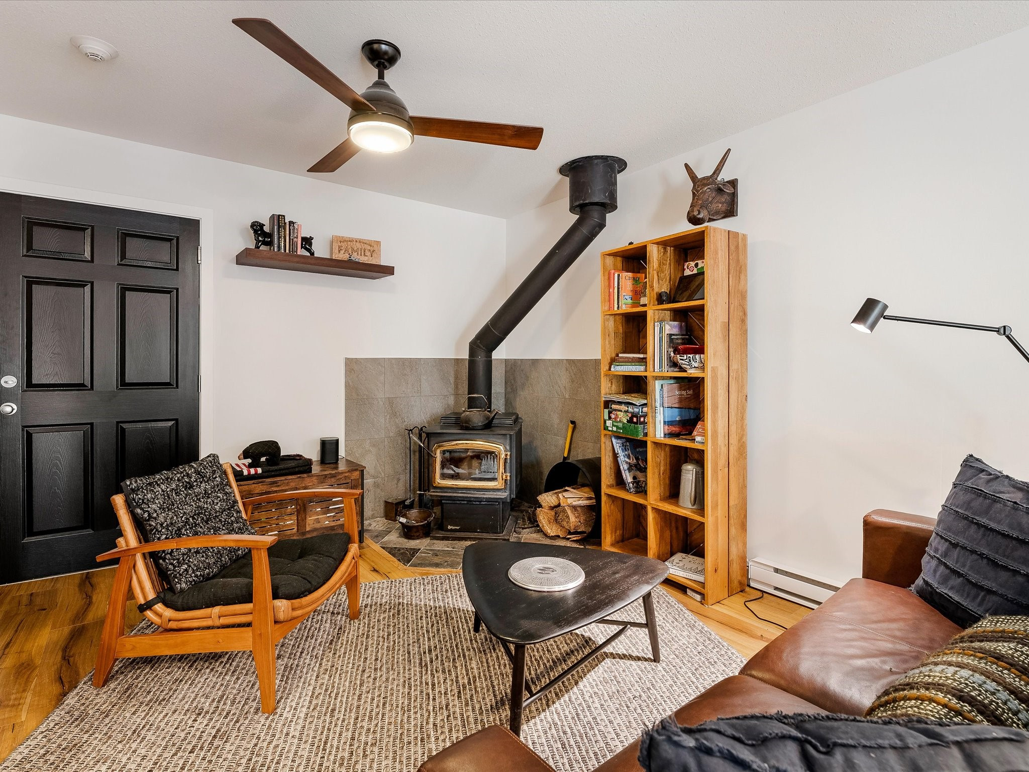 11-8100 Alpine Way image 3