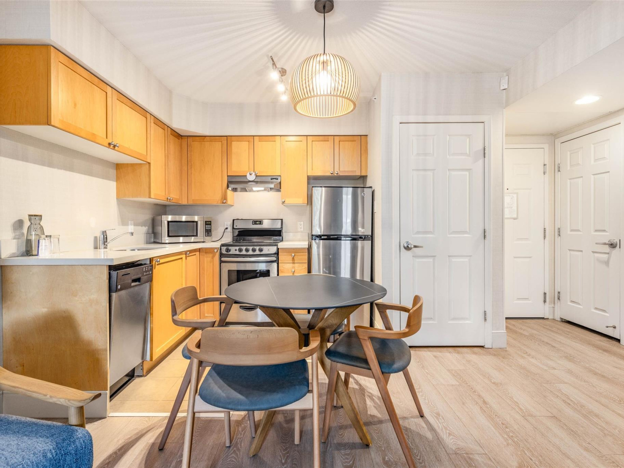 1330-4308 Main Street image 9