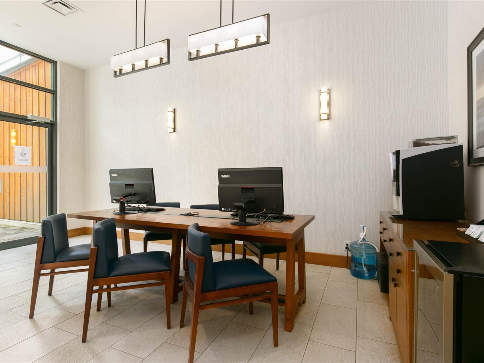 1330-4308 Main Street image 17