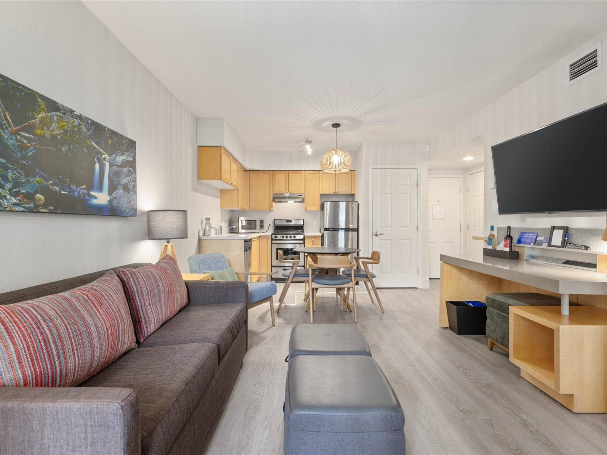 1330-4308 Main Street image 5