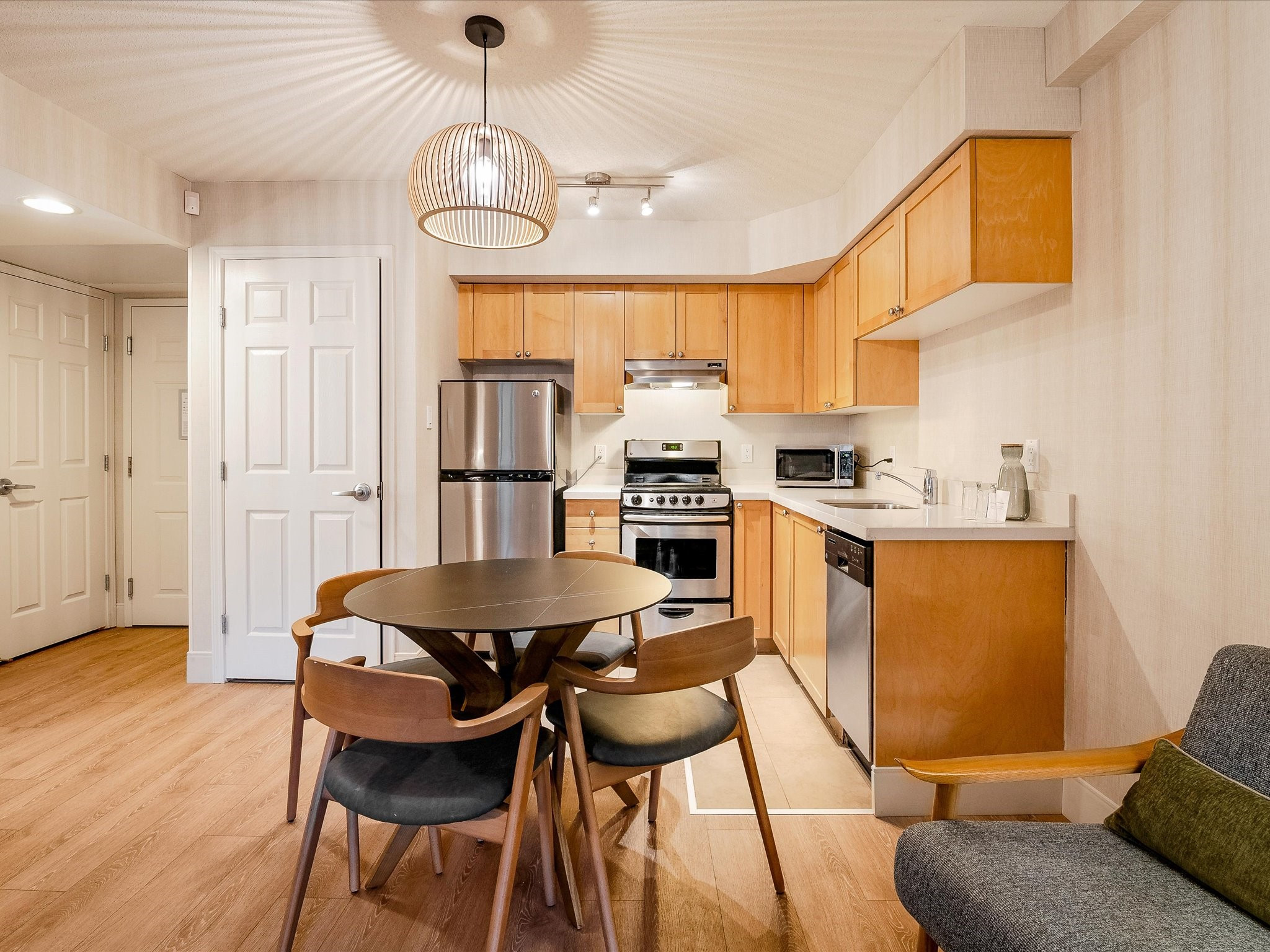 2315-4308 Main Street image 6