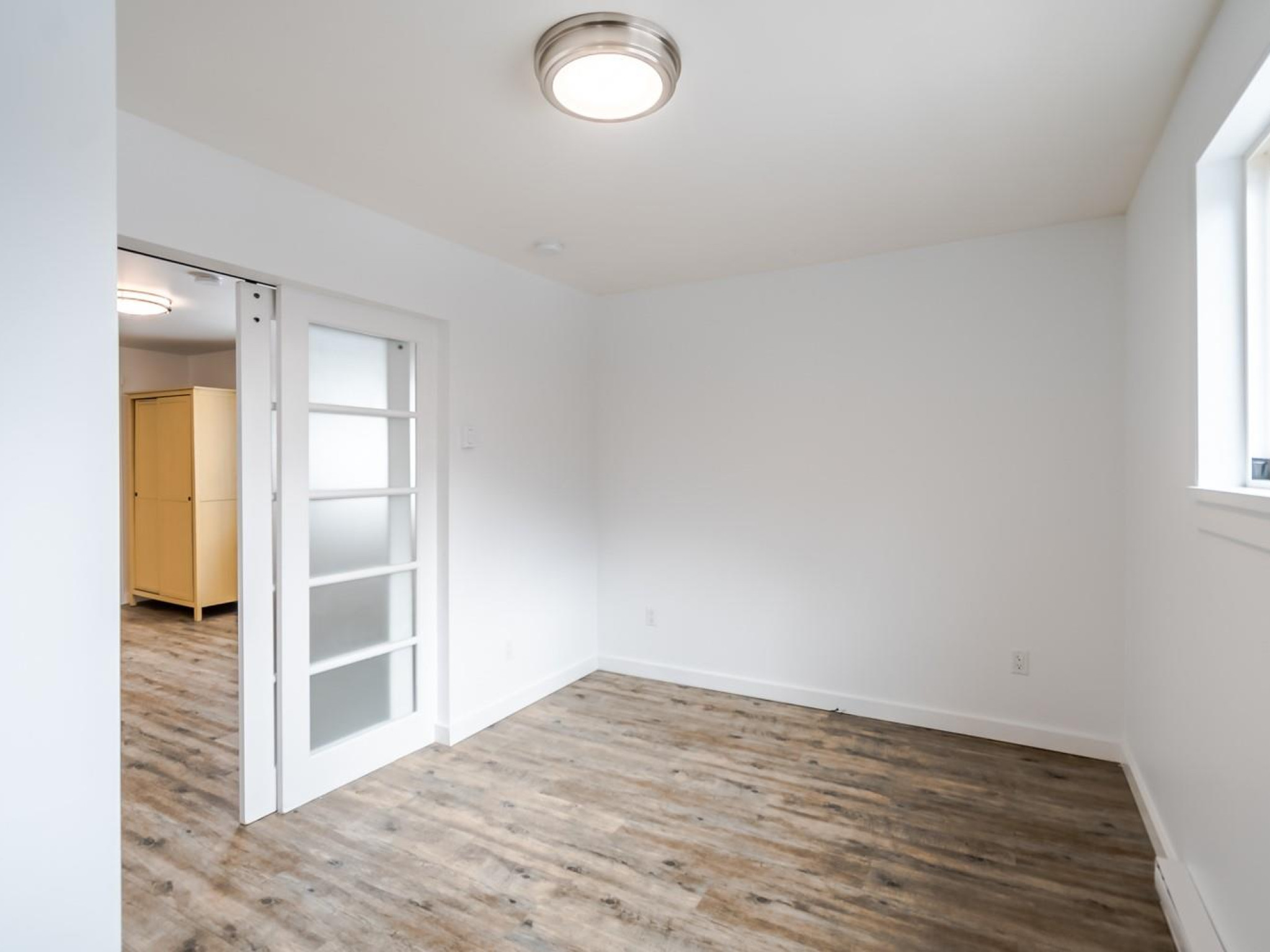 771 Foster Drive image 12