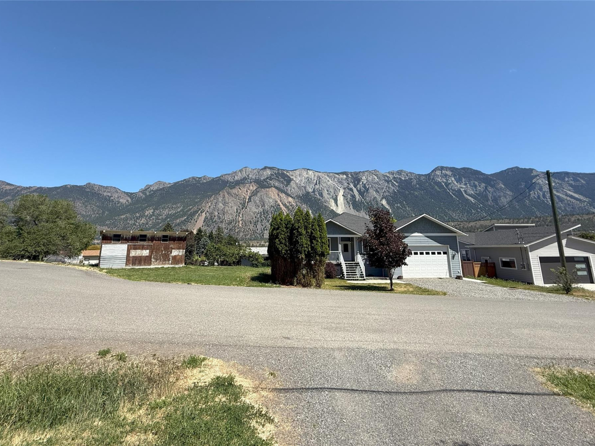 771 Foster Drive image 29